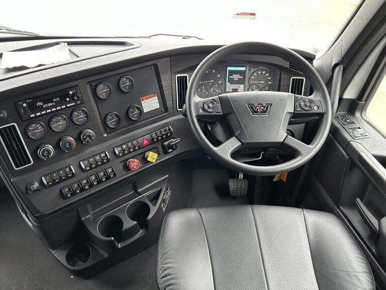 2025 WESTERN STAR 49X PRIME MOVER