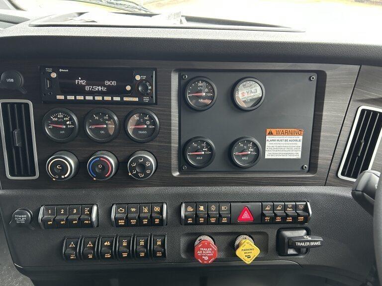 2025 WESTERN STAR 49X PRIME MOVER