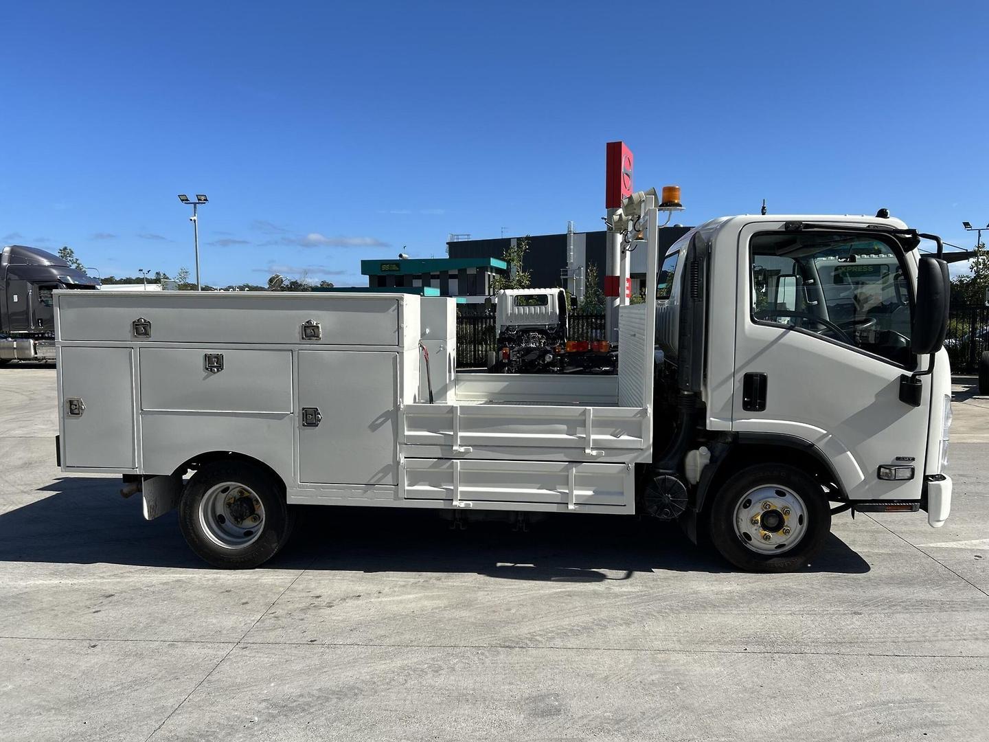 2013 ISUZU NPR NH 200 MEDIUM 6 SP AUTOMATED MANUAL C/CHAS