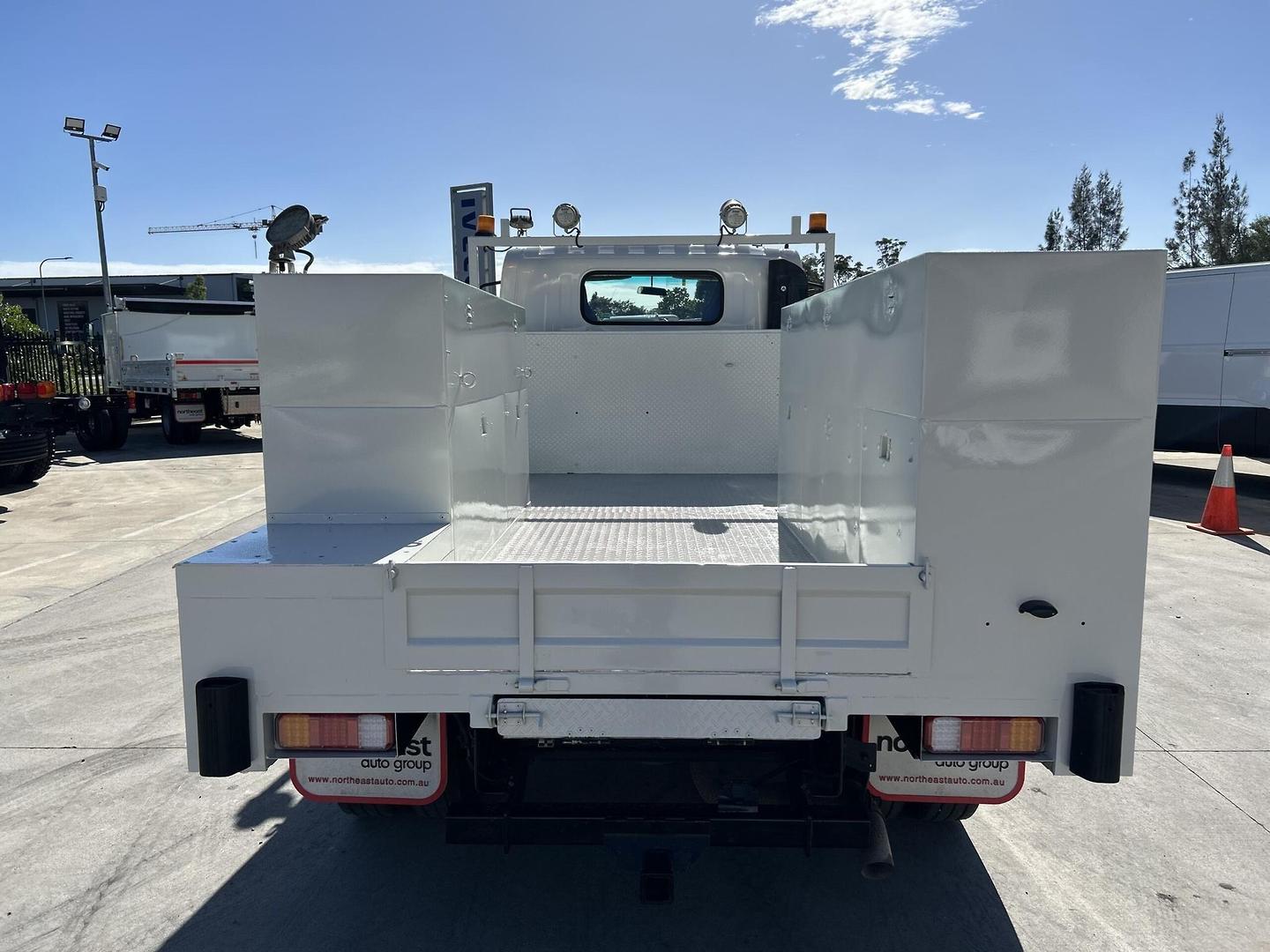 2013 ISUZU NPR NH 200 MEDIUM 6 SP AUTOMATED MANUAL C/CHAS