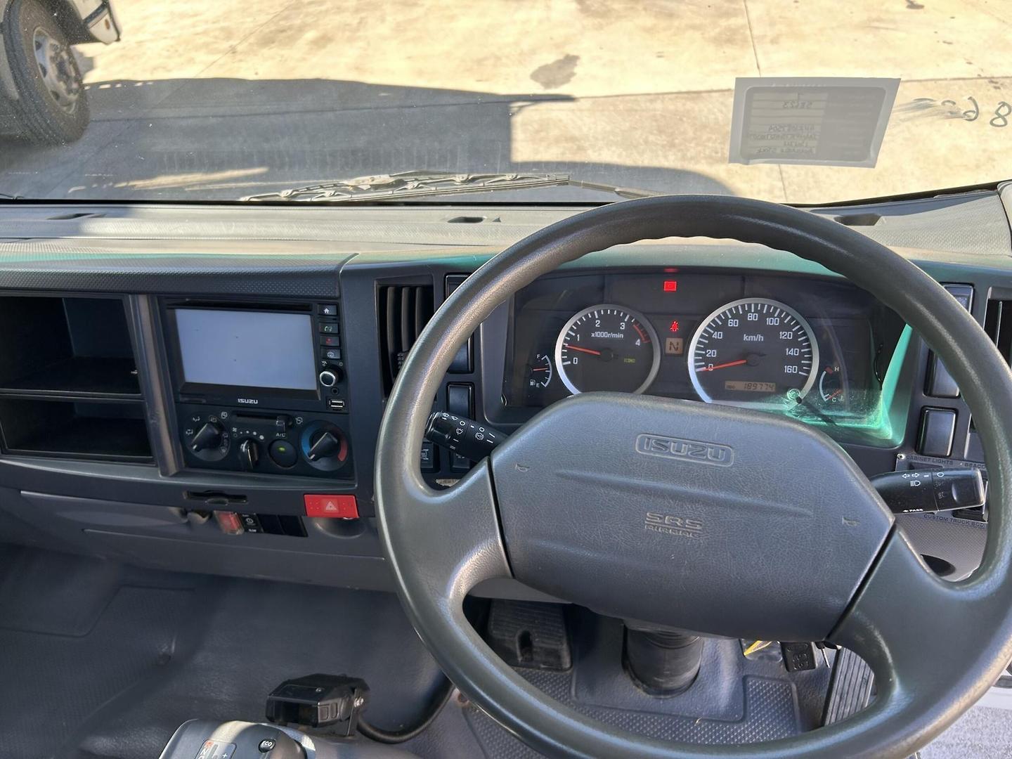 2013 ISUZU NPR NH 200 MEDIUM 6 SP AUTOMATED MANUAL C/CHAS