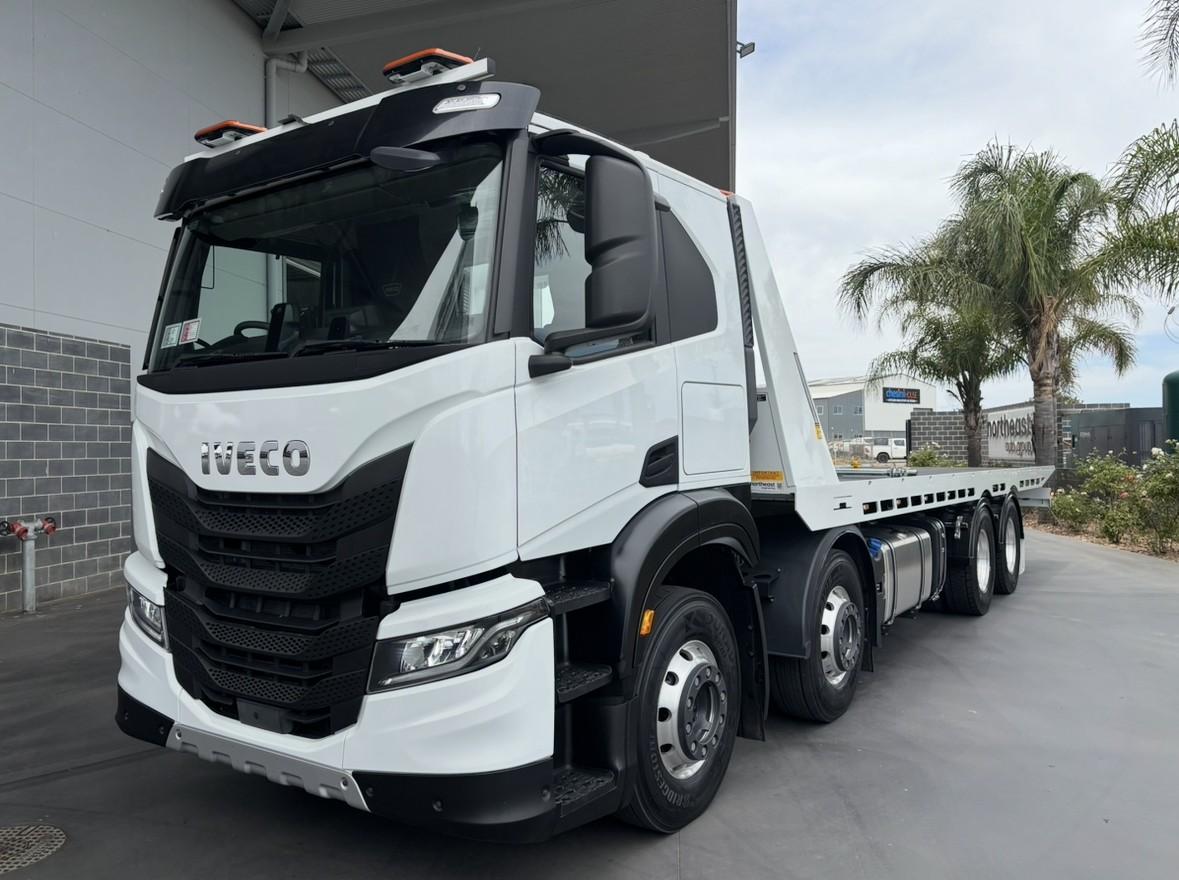 2023 IVECO S-WAY AT460 8X4 12 SP AUTOMATIC TILT TRAY