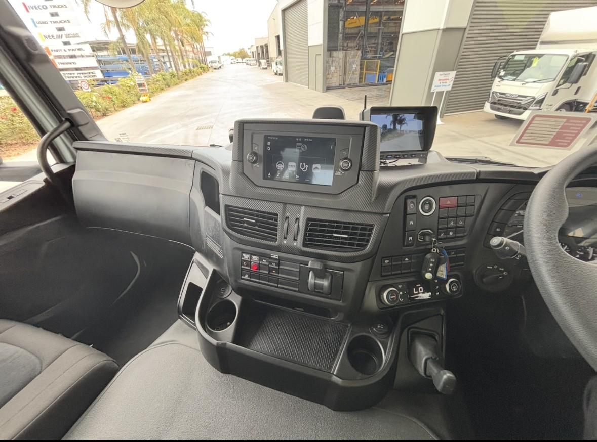 2023 IVECO S-WAY AT460 8X4 12 SP AUTOMATIC TILT TRAY