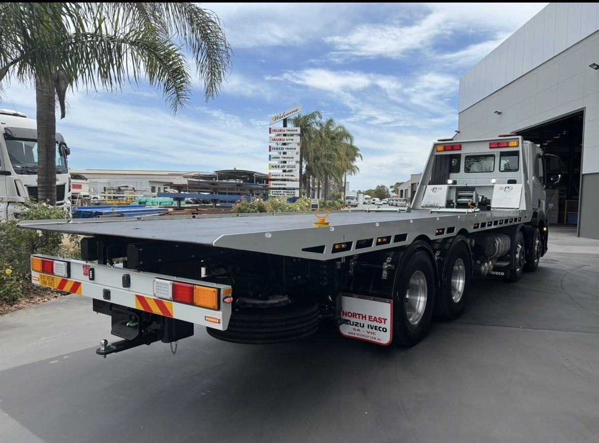 2023 IVECO S-WAY AT460 8X4 12 SP AUTOMATIC TILT TRAY