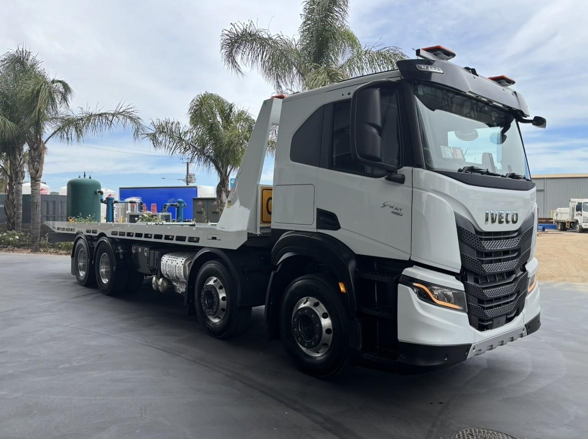 2023 IVECO S-WAY AT460 8X4 12 SP AUTOMATIC TILT TRAY