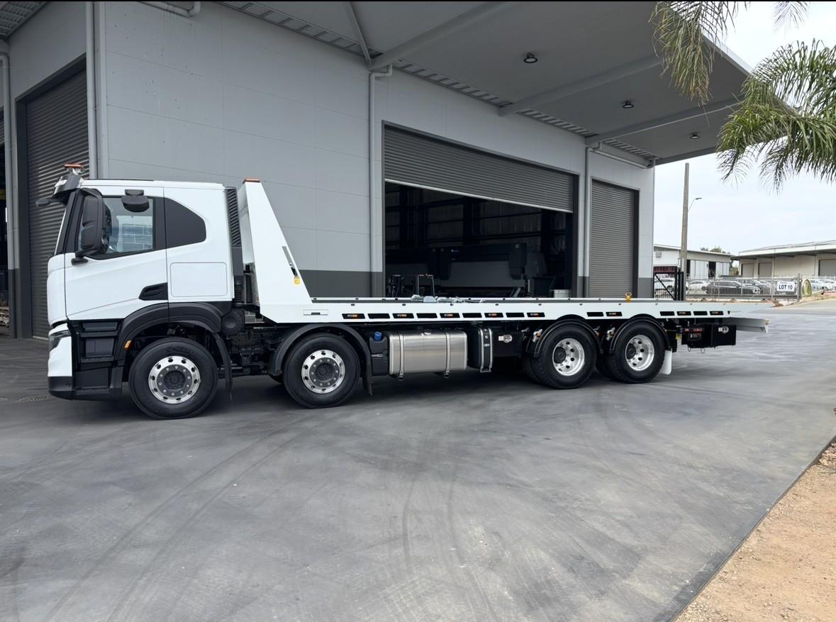 2023 IVECO S-WAY AT460 8X4 12 SP AUTOMATIC TILT TRAY
