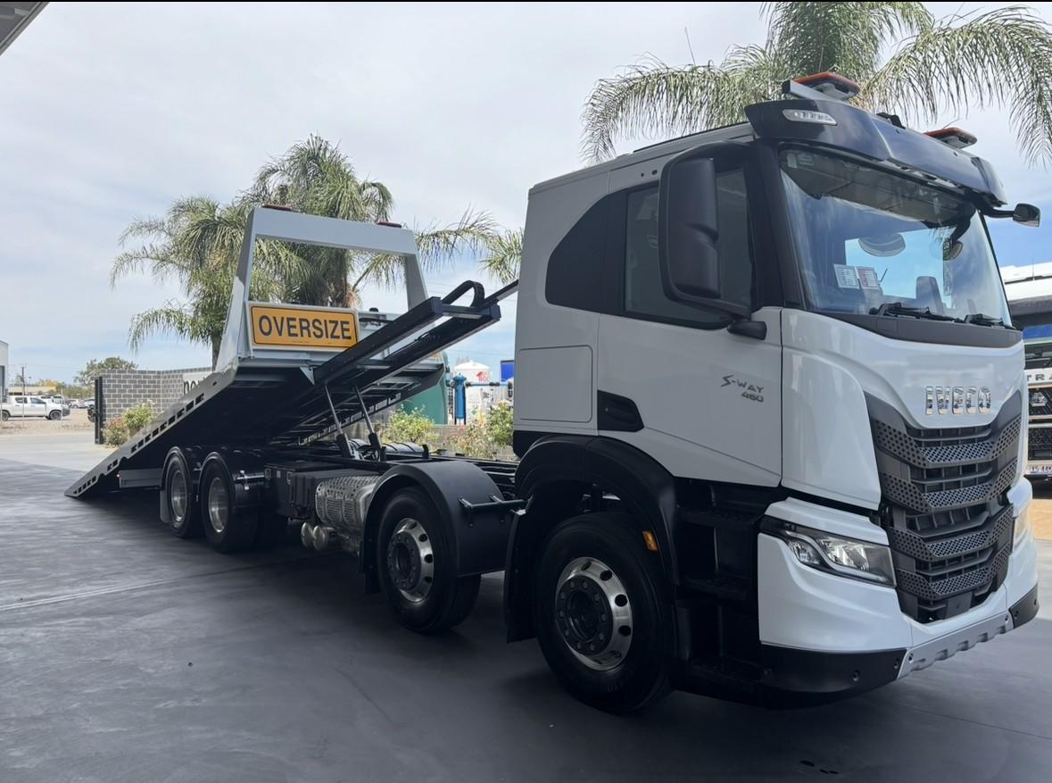 2023 IVECO S-WAY AT460 8X4 12 SP AUTOMATIC TILT TRAY
