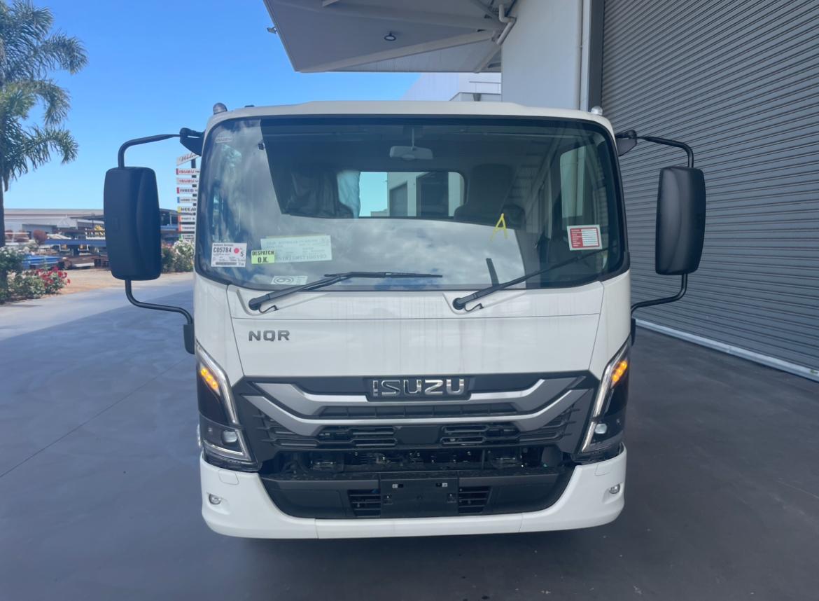 2025 ISUZU NQR 88-190 AM D45 6 SP AUTOMATED MANUAL C/CHAS