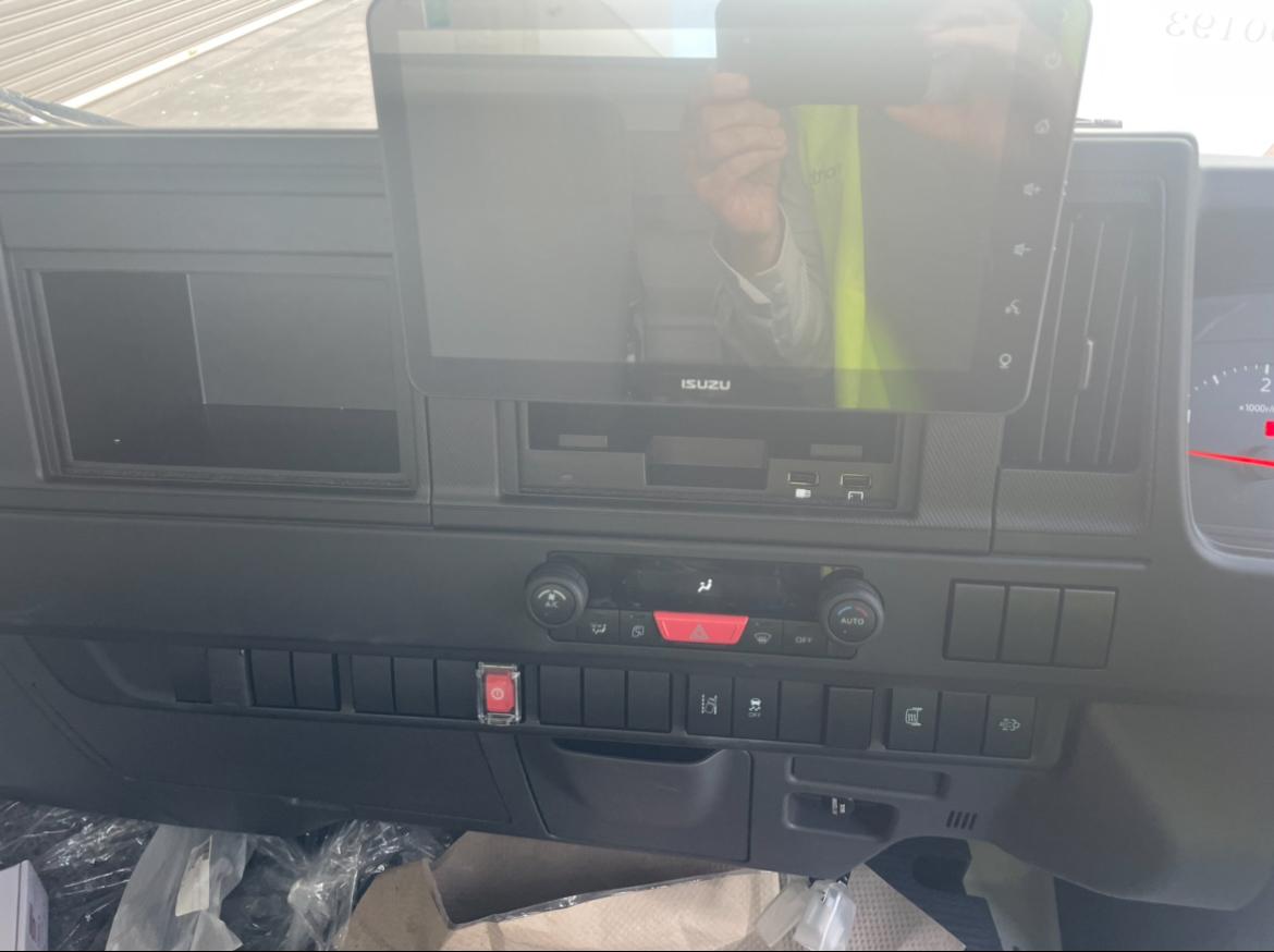 2025 ISUZU NQR 88-190 AM D45 6 SP AUTOMATED MANUAL C/CHAS