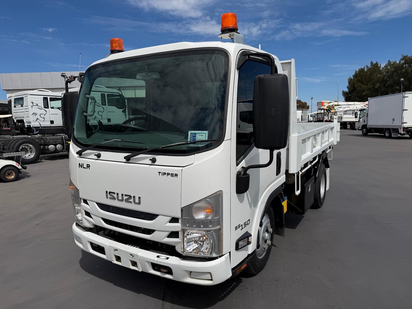 2016 ISUZU NLR N MY15 45-150 5 SP MANUAL TIPPER