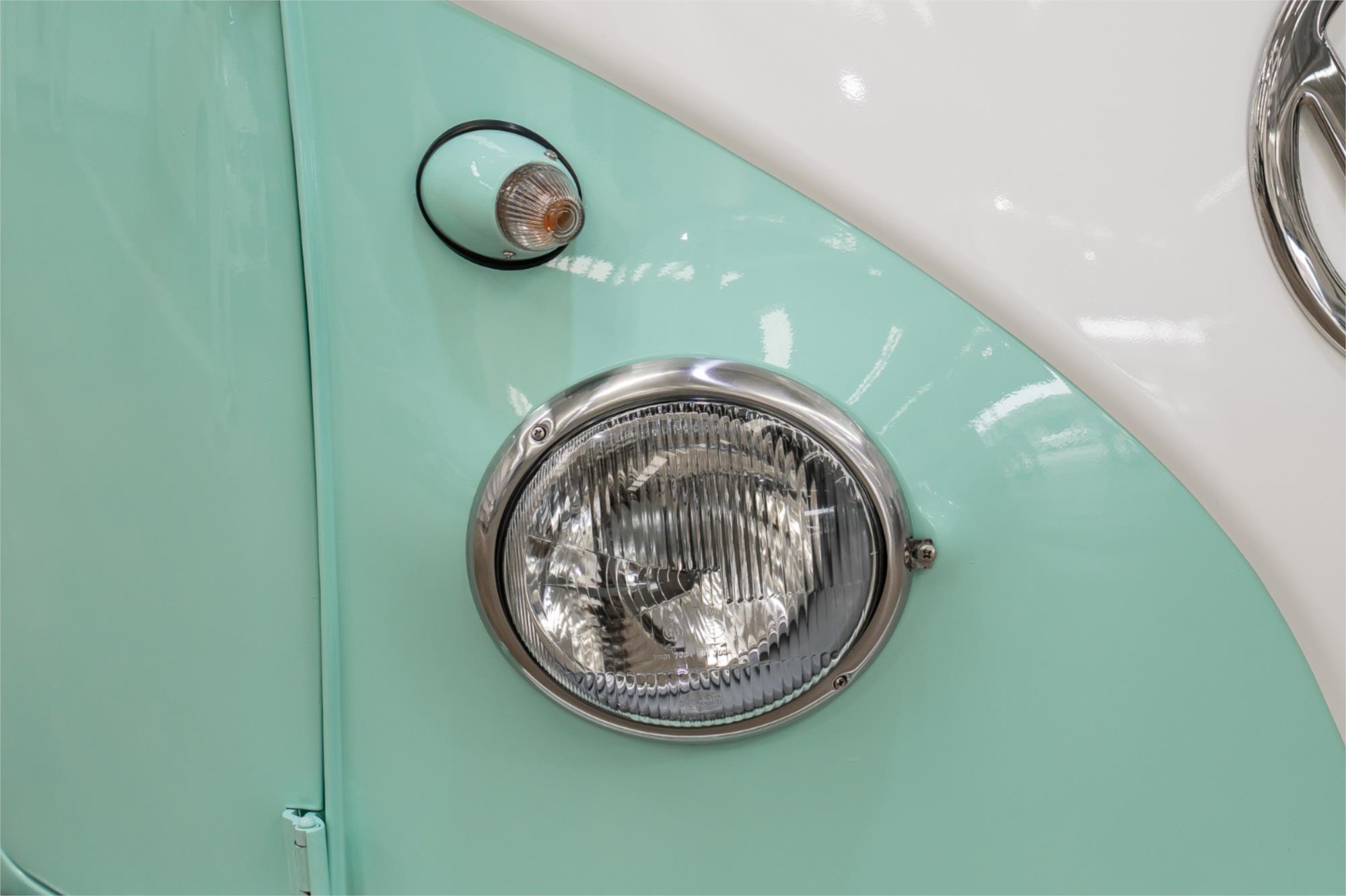 1975 VOLKSWAGEN KOMBI 4 SP MANUAL CAMPER