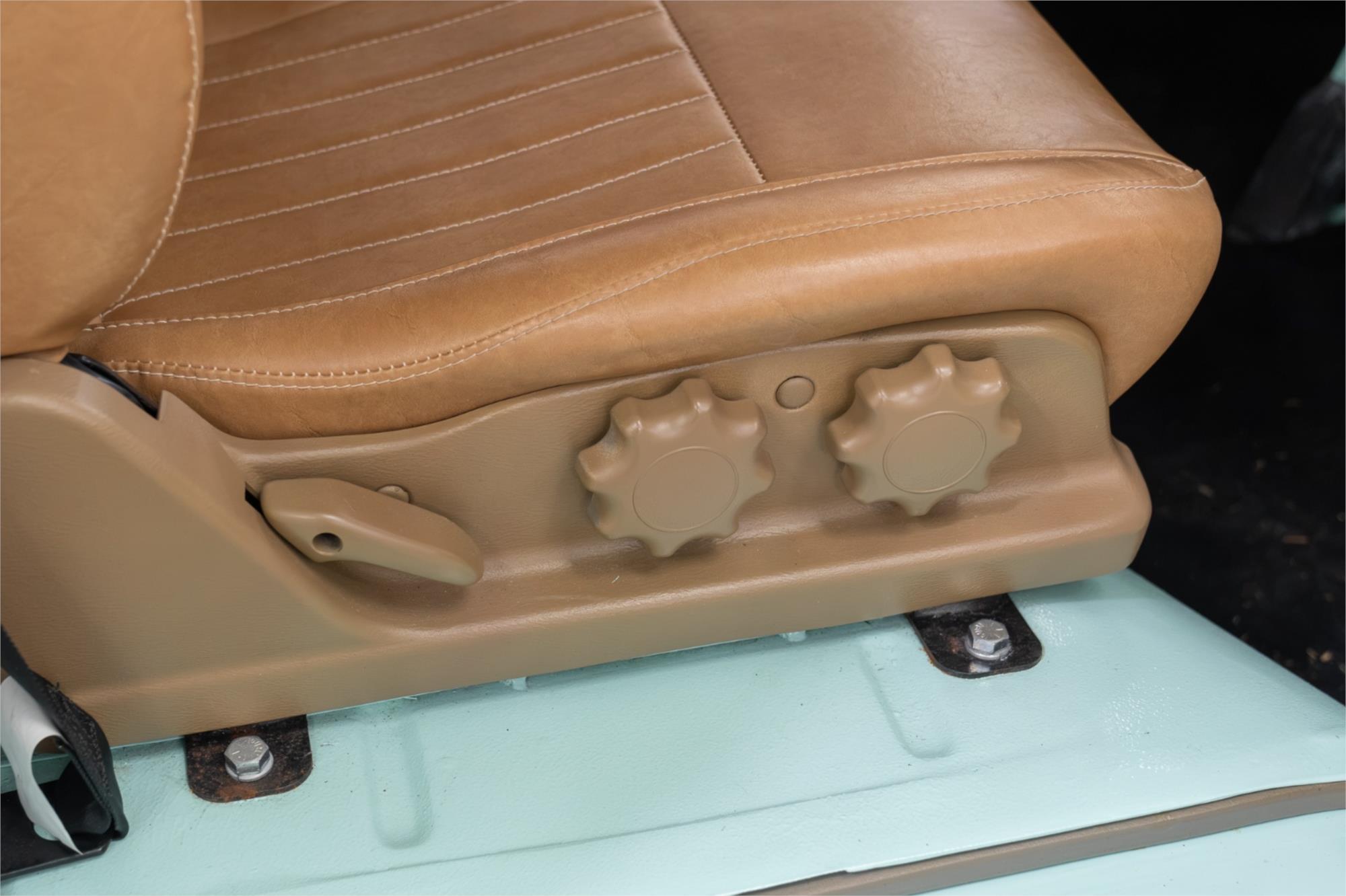 1975 VOLKSWAGEN KOMBI 4 SP MANUAL CAMPER