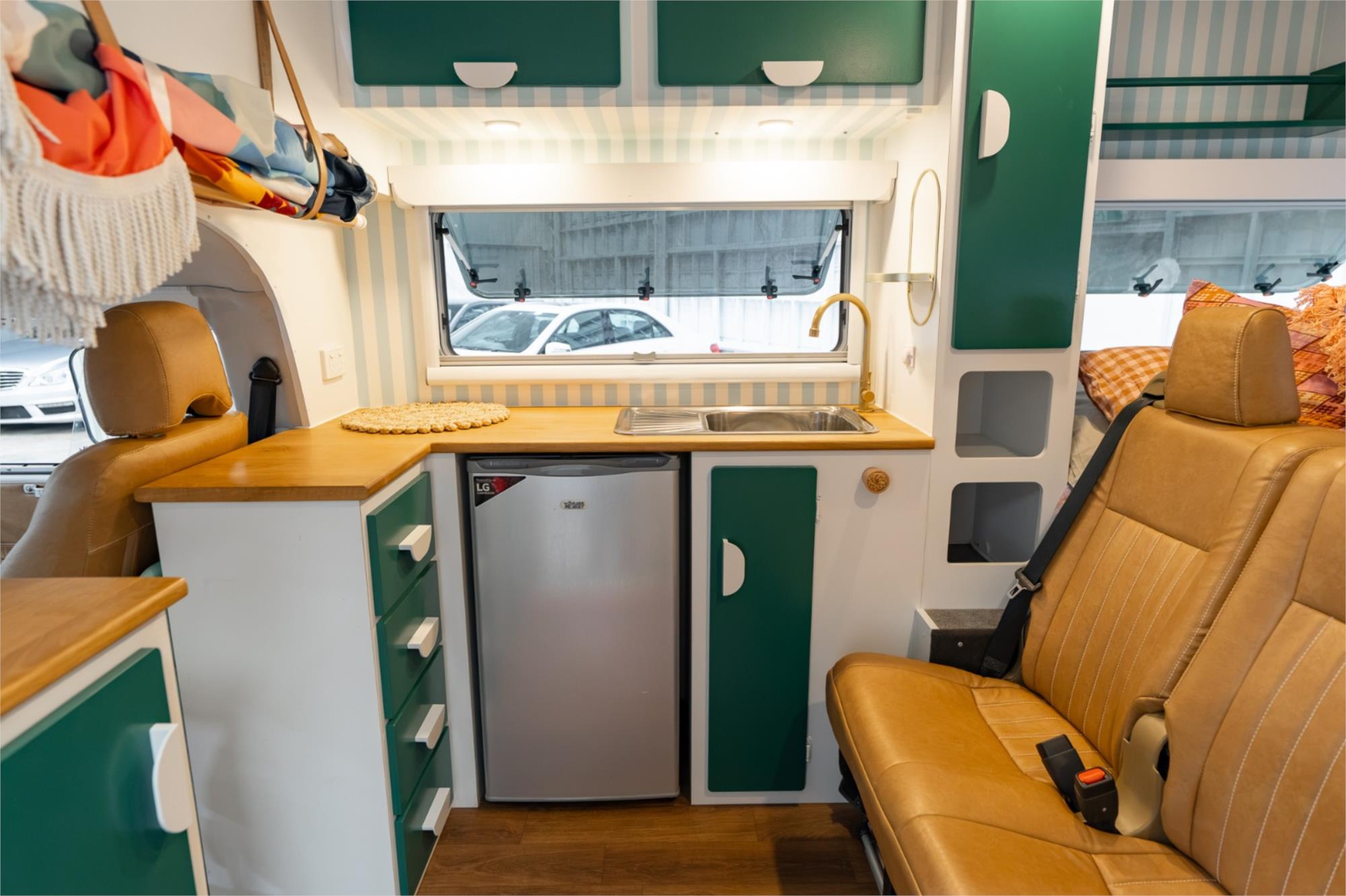 1975 VOLKSWAGEN KOMBI 4 SP MANUAL CAMPER