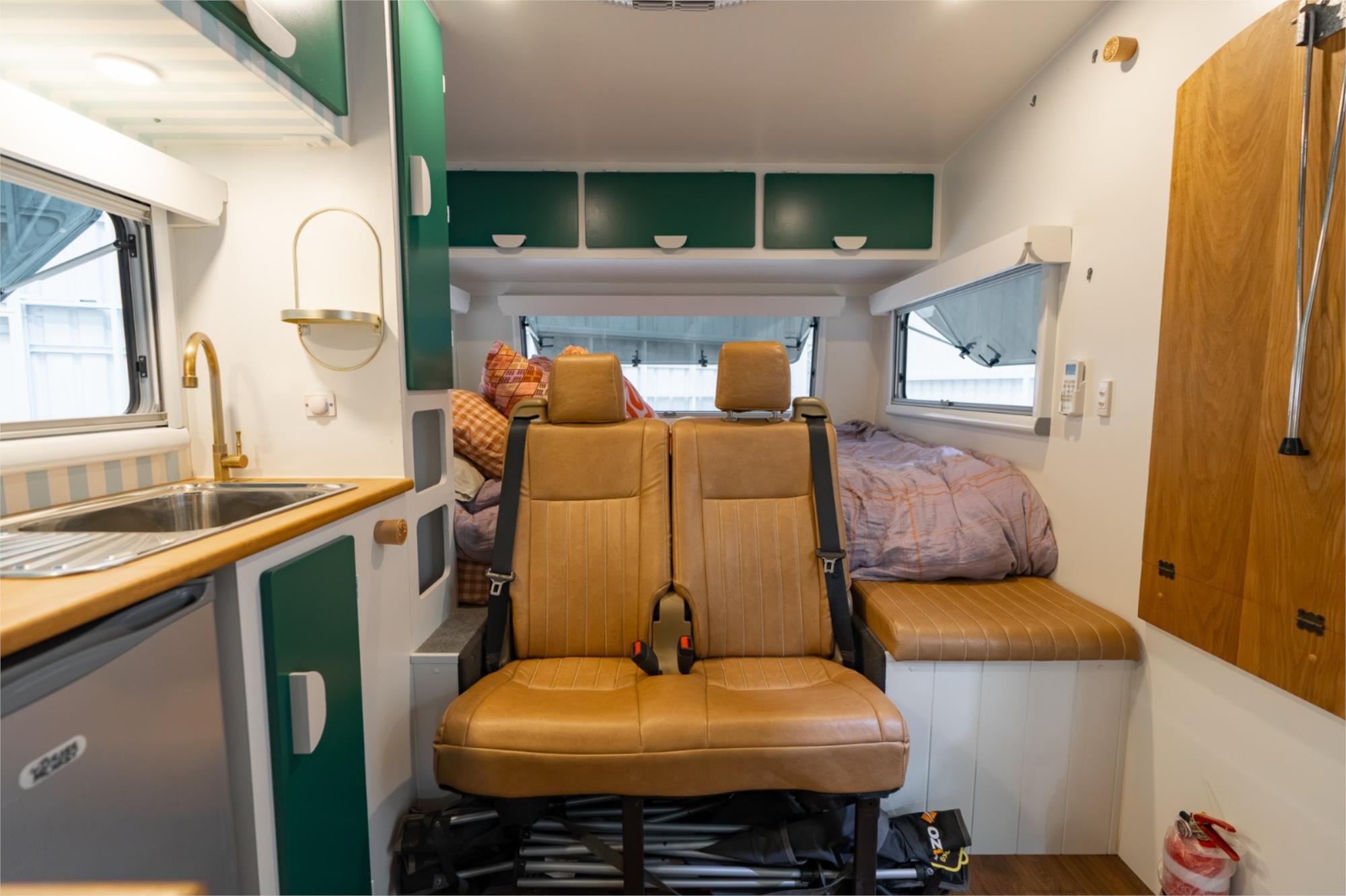 1975 VOLKSWAGEN KOMBI 4 SP MANUAL CAMPER