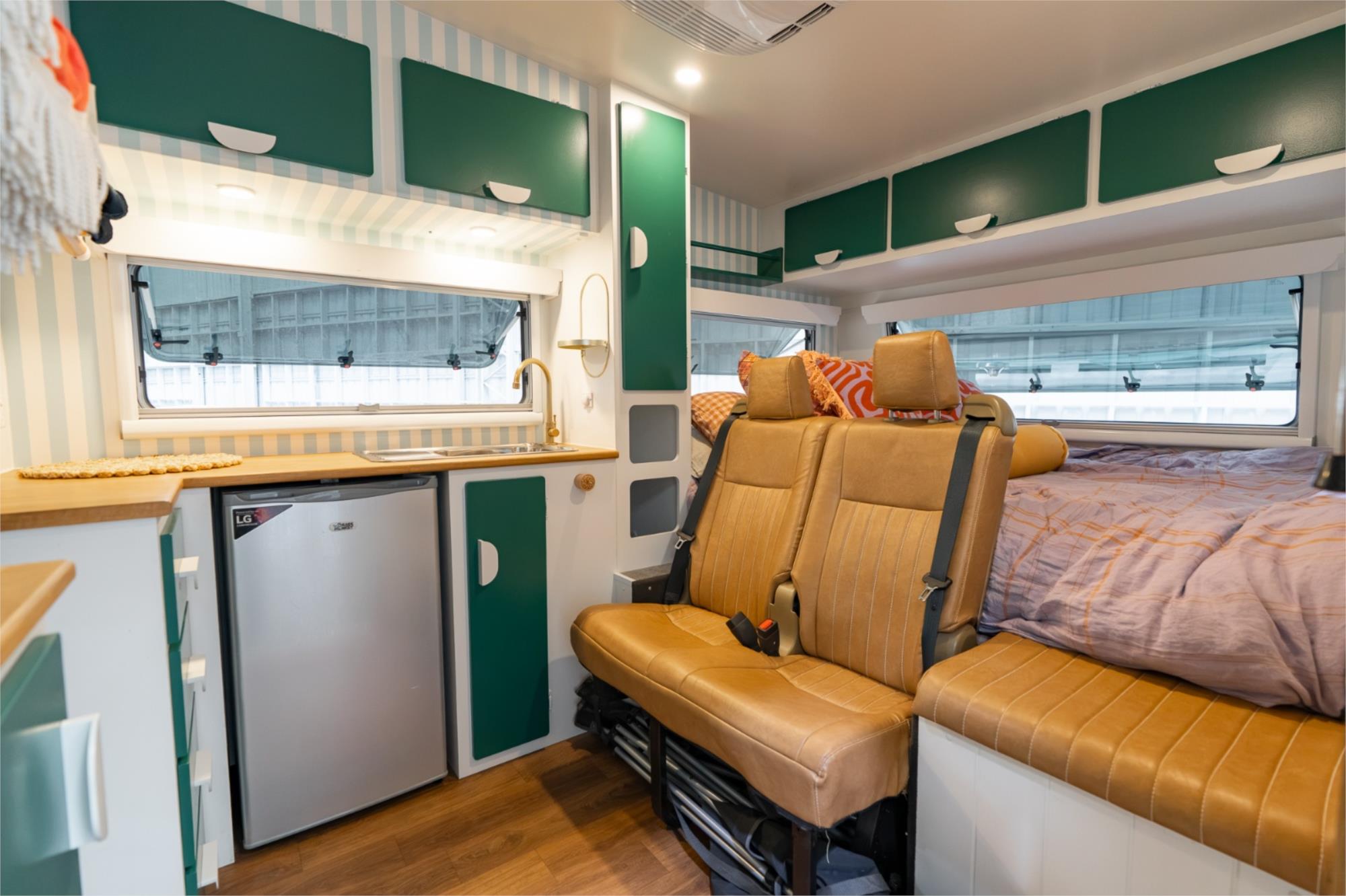 1975 VOLKSWAGEN KOMBI 4 SP MANUAL CAMPER