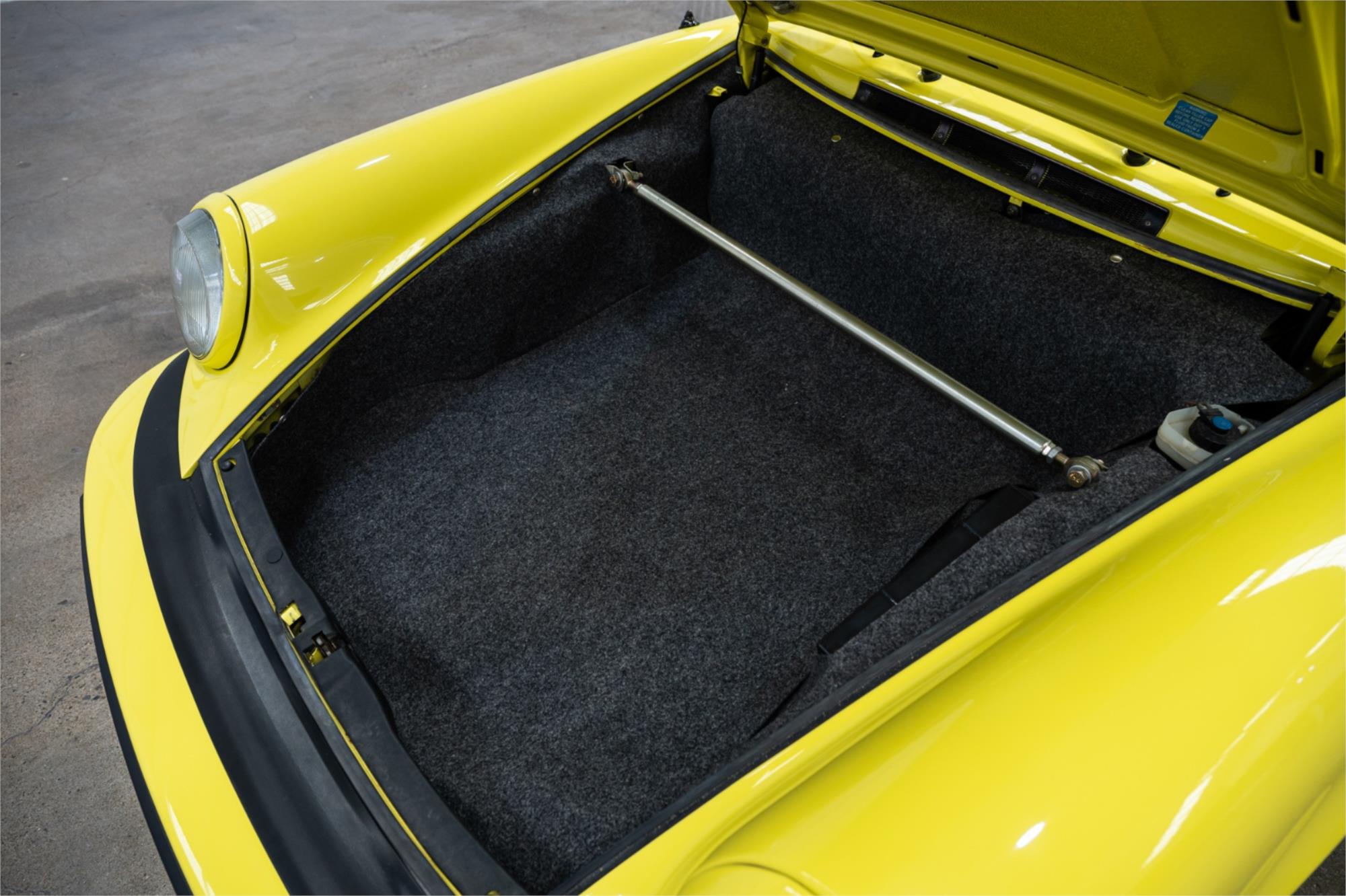 1977 PORSCHE 911 2.7 SEMI AUTOMATIC 2D COUPE