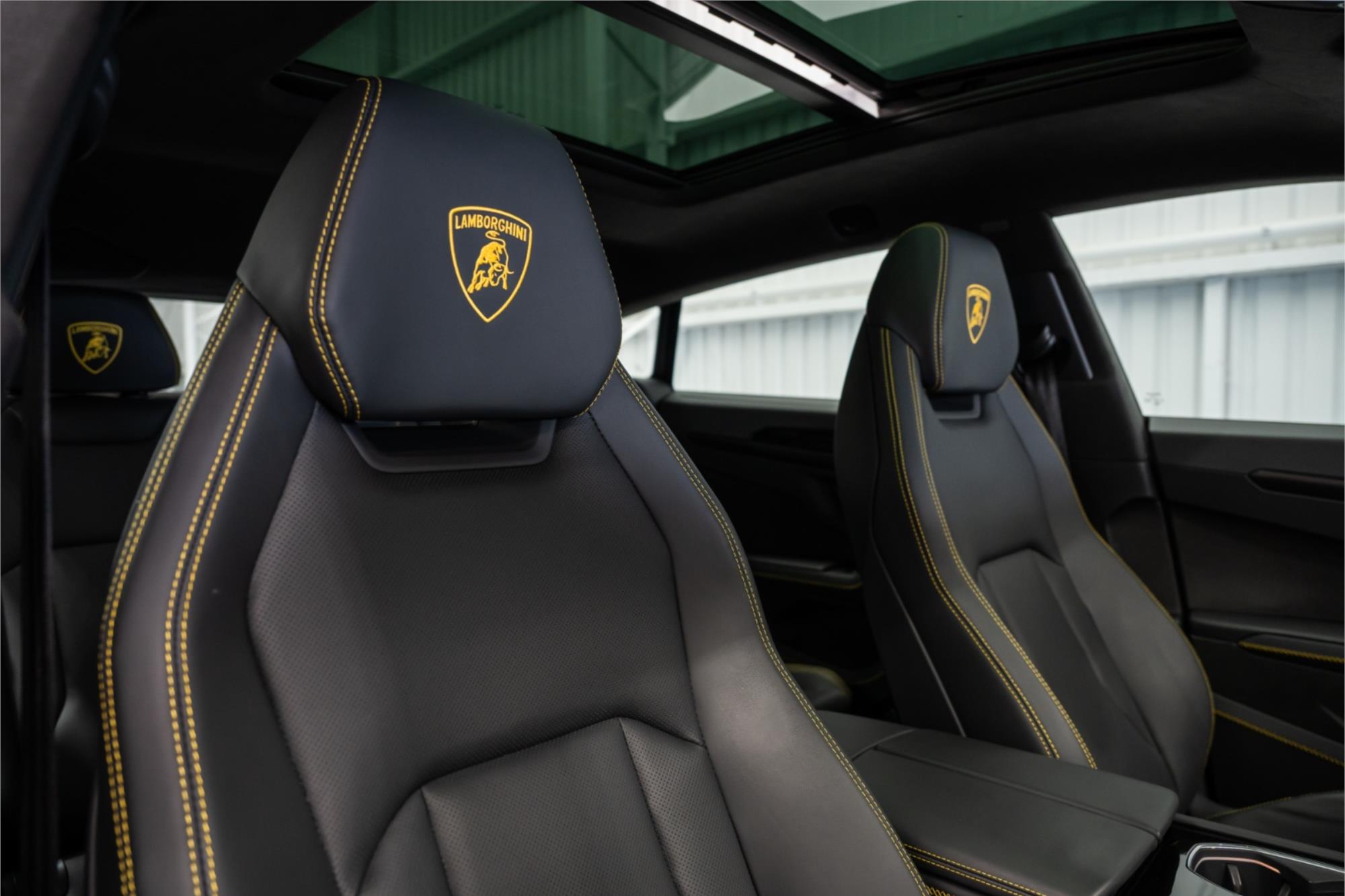 2025 LAMBORGHINI URUS 636 MY24 SE 8 SP AUTOMATIC 4D COUPE