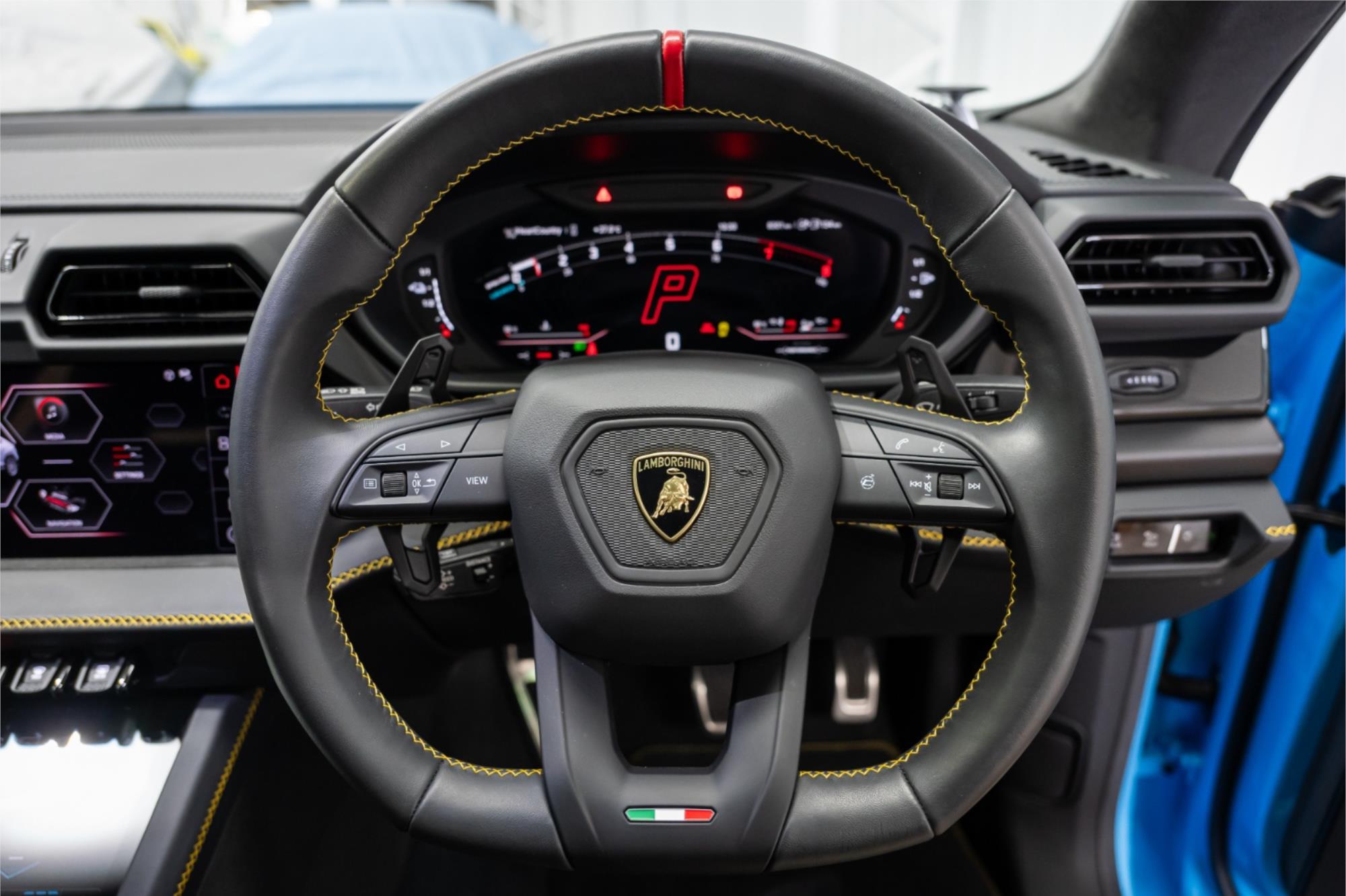 2025 LAMBORGHINI URUS 636 MY24 SE 8 SP AUTOMATIC 4D COUPE