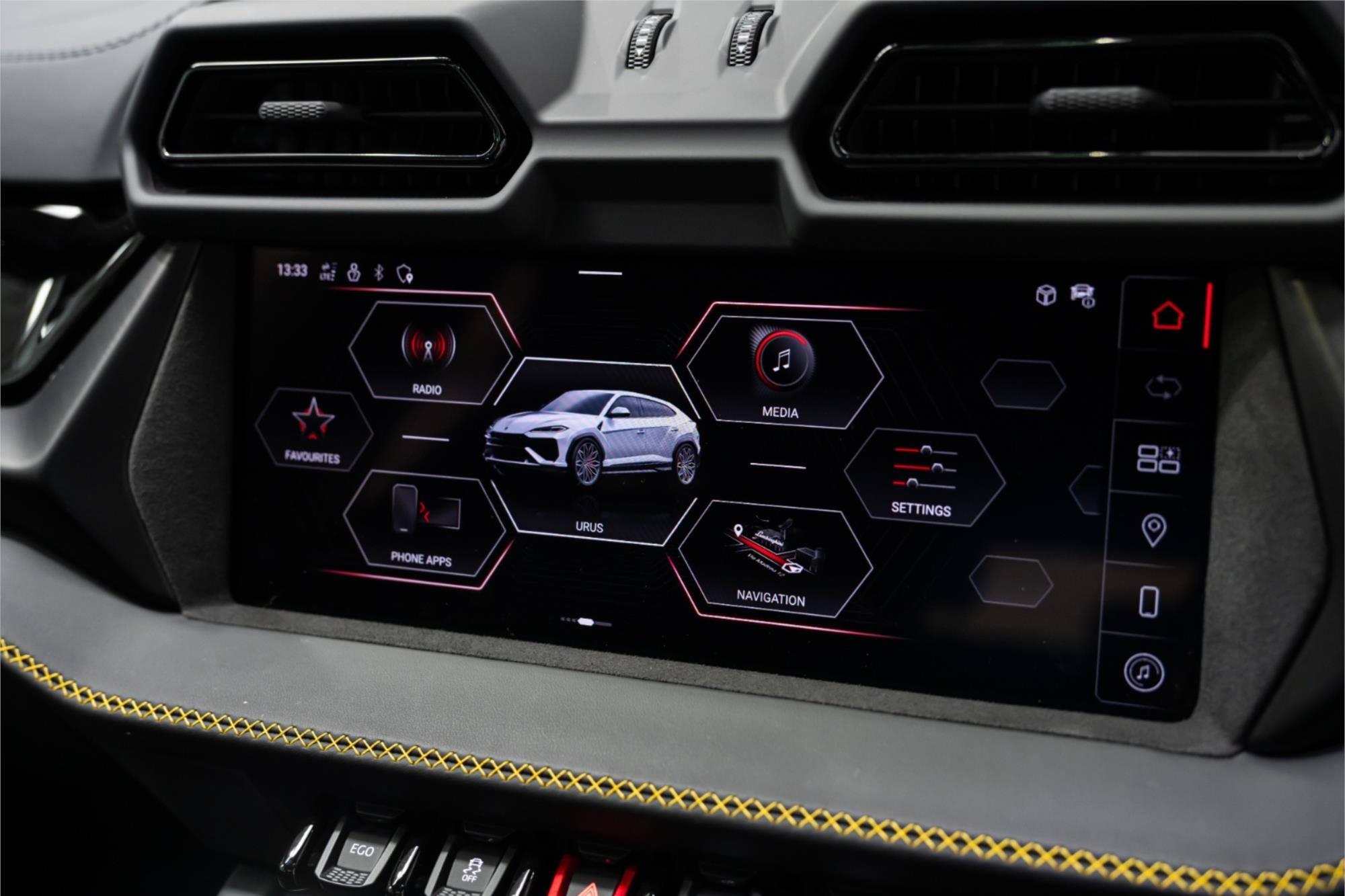 2025 LAMBORGHINI URUS 636 MY24 SE 8 SP AUTOMATIC 4D COUPE