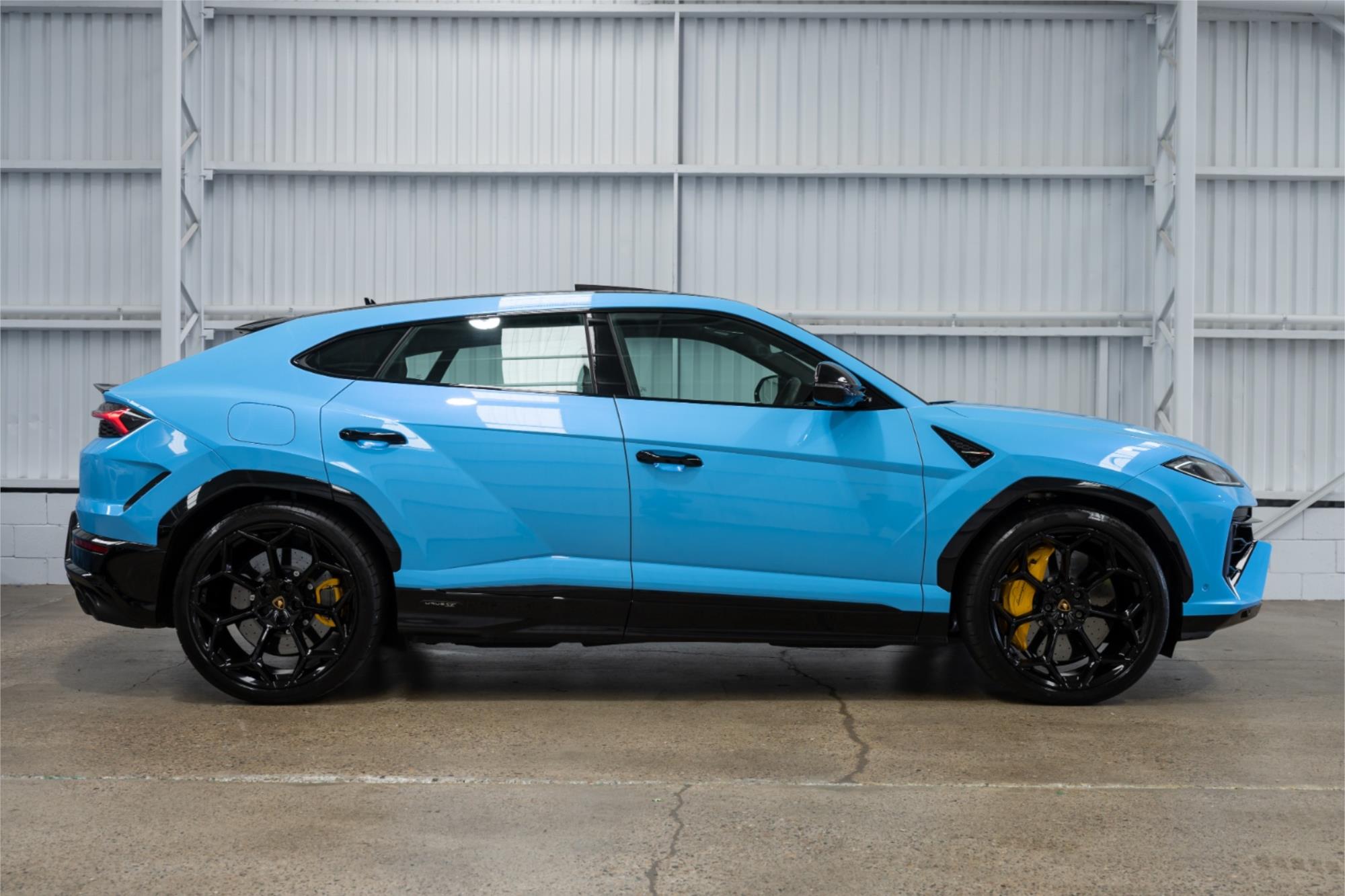 2025 LAMBORGHINI URUS 636 MY24 SE 8 SP AUTOMATIC 4D COUPE