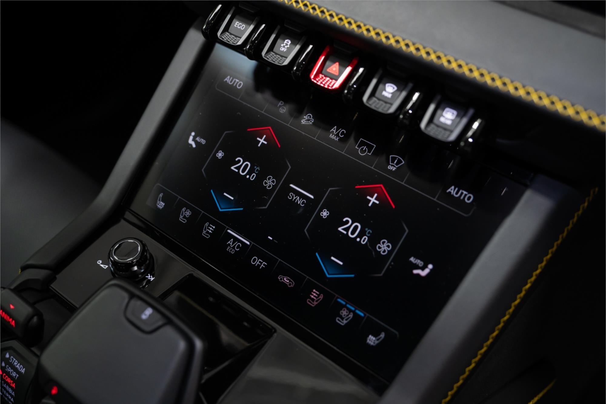 2025 LAMBORGHINI URUS 636 MY24 SE 8 SP AUTOMATIC 4D COUPE