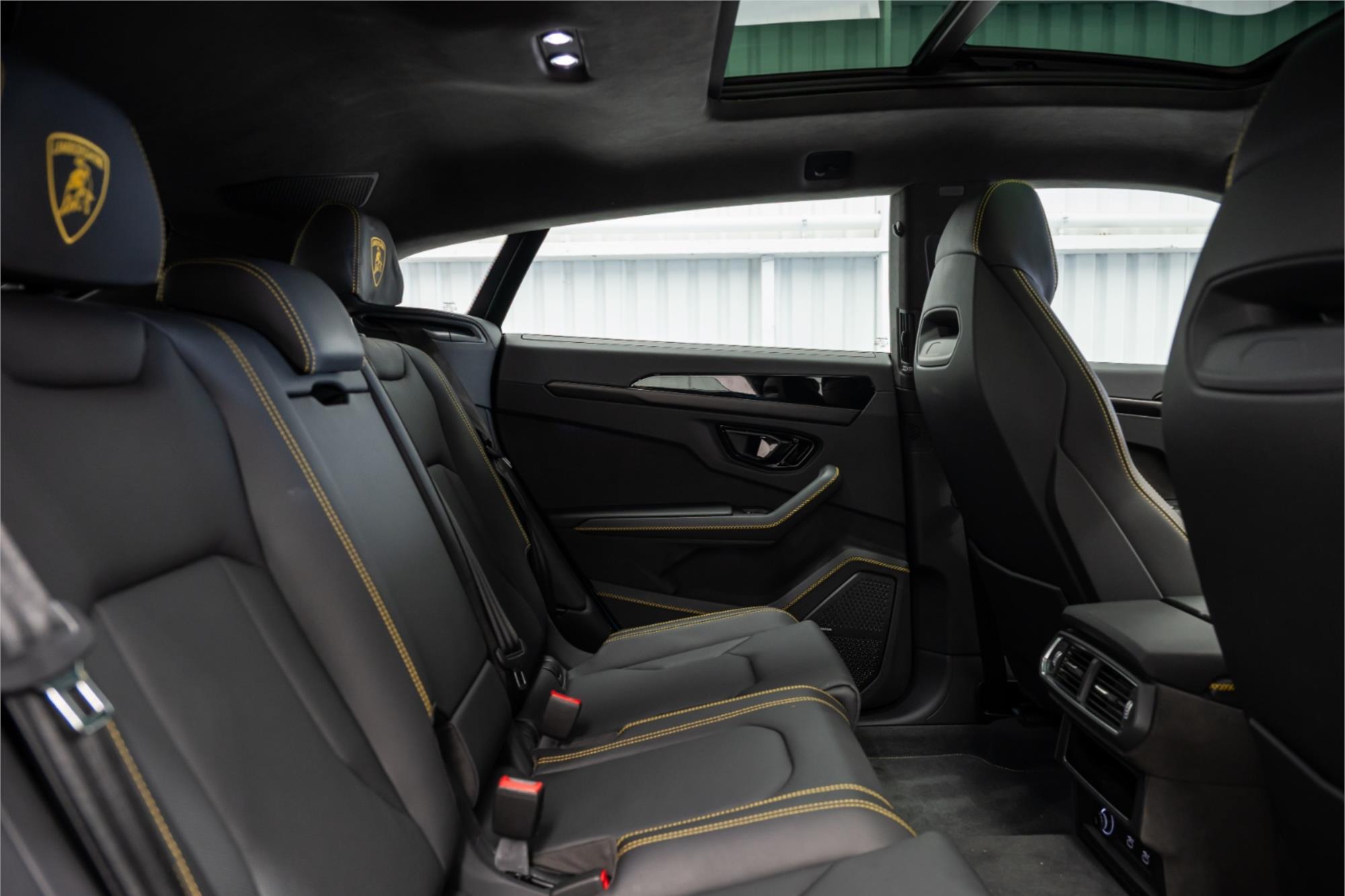 2025 LAMBORGHINI URUS 636 MY24 SE 8 SP AUTOMATIC 4D COUPE