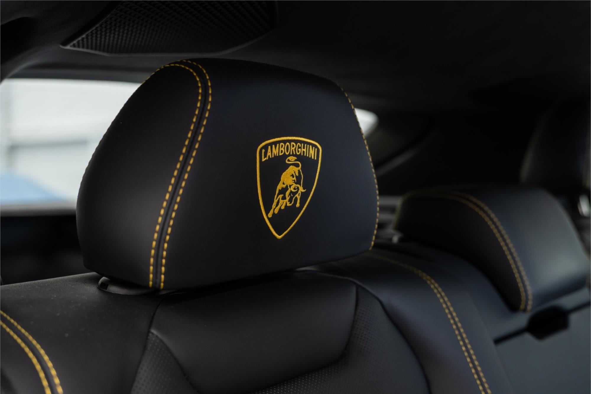 2025 LAMBORGHINI URUS 636 MY24 SE 8 SP AUTOMATIC 4D COUPE