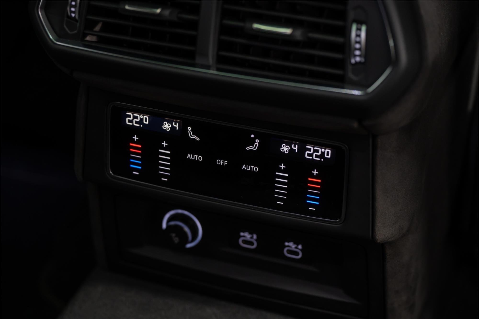 2025 LAMBORGHINI URUS 636 MY24 SE 8 SP AUTOMATIC 4D COUPE