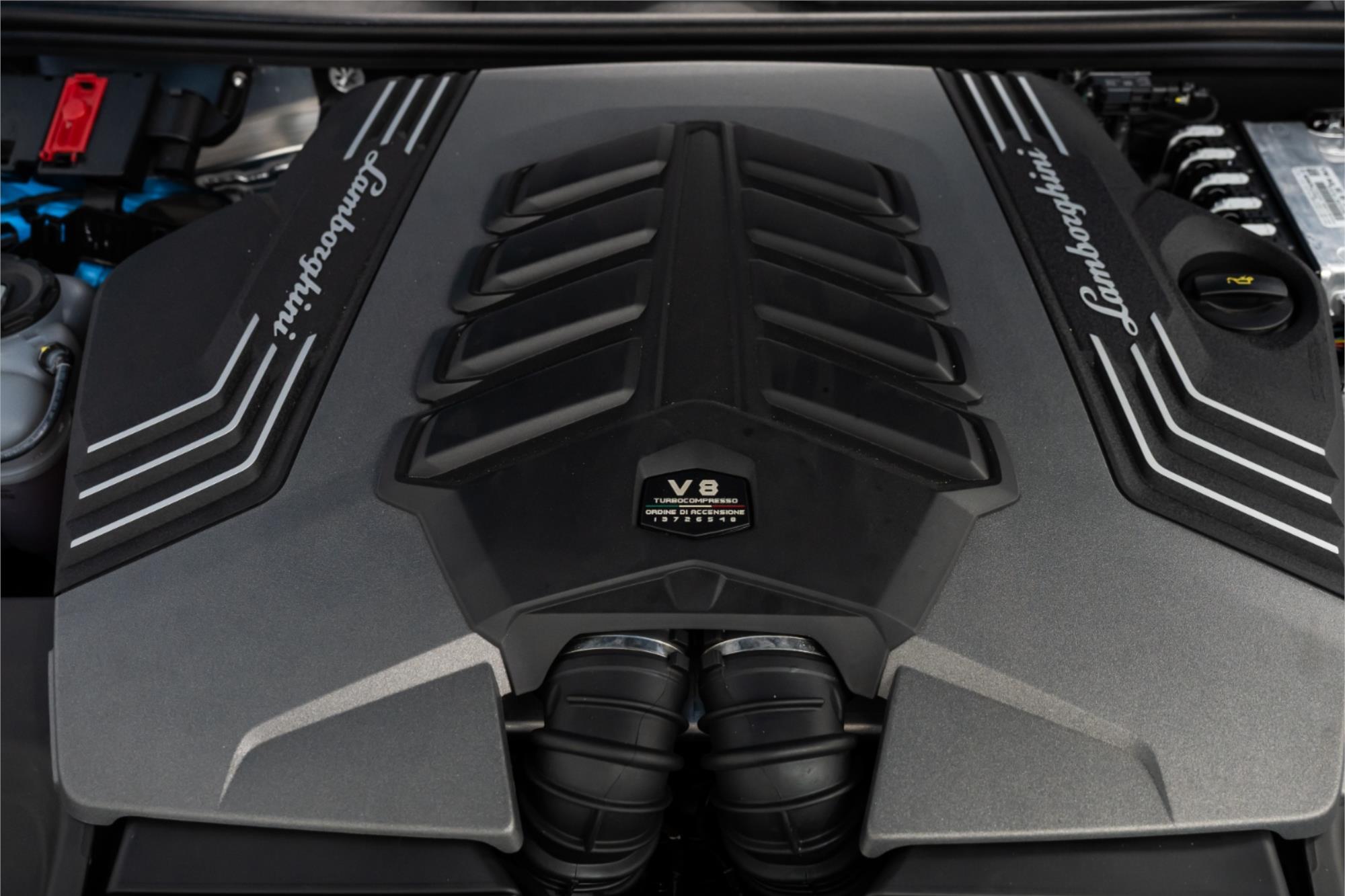 2025 LAMBORGHINI URUS 636 MY24 SE 8 SP AUTOMATIC 4D COUPE