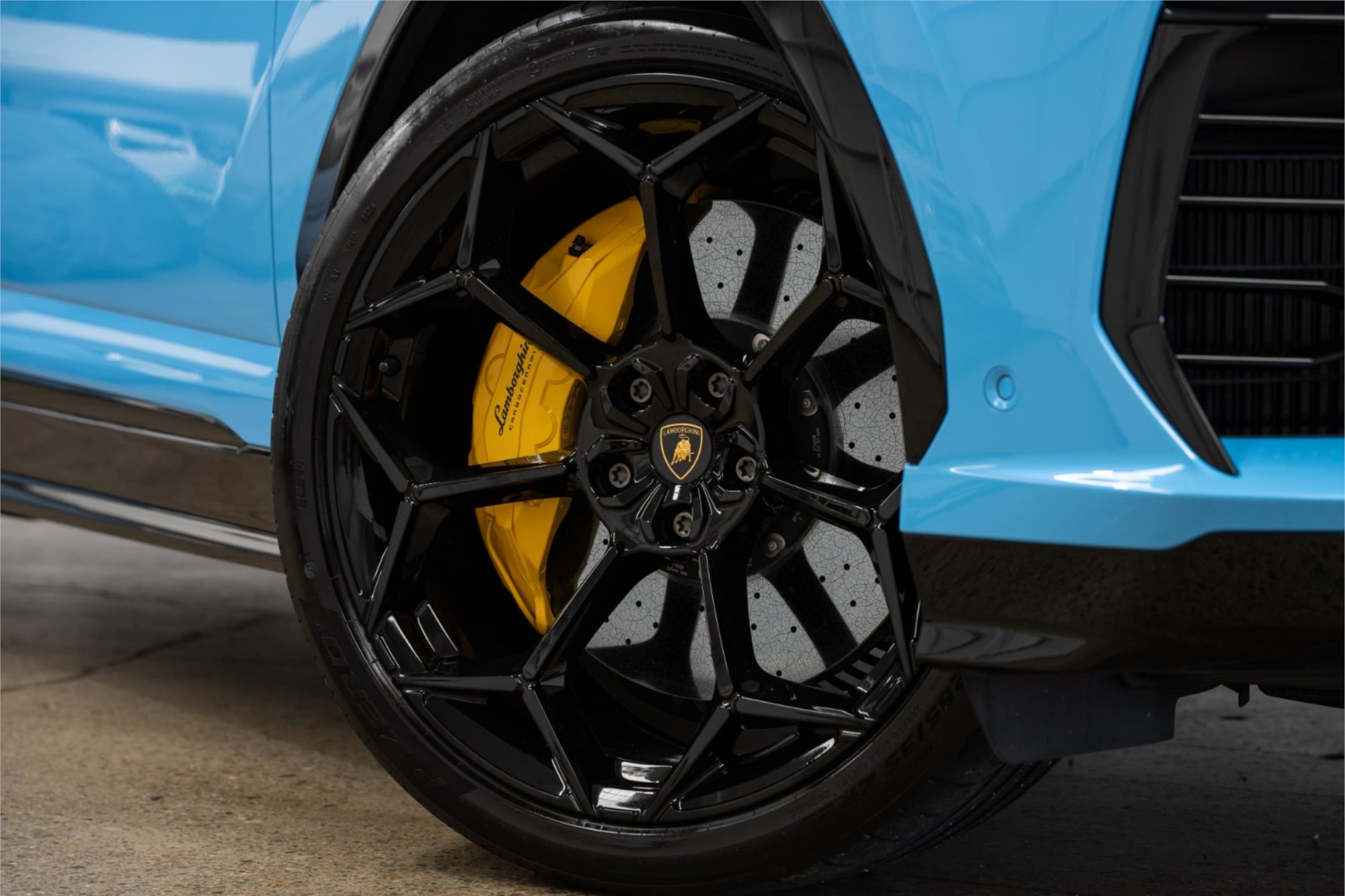 2025 LAMBORGHINI URUS 636 MY24 SE 8 SP AUTOMATIC 4D COUPE