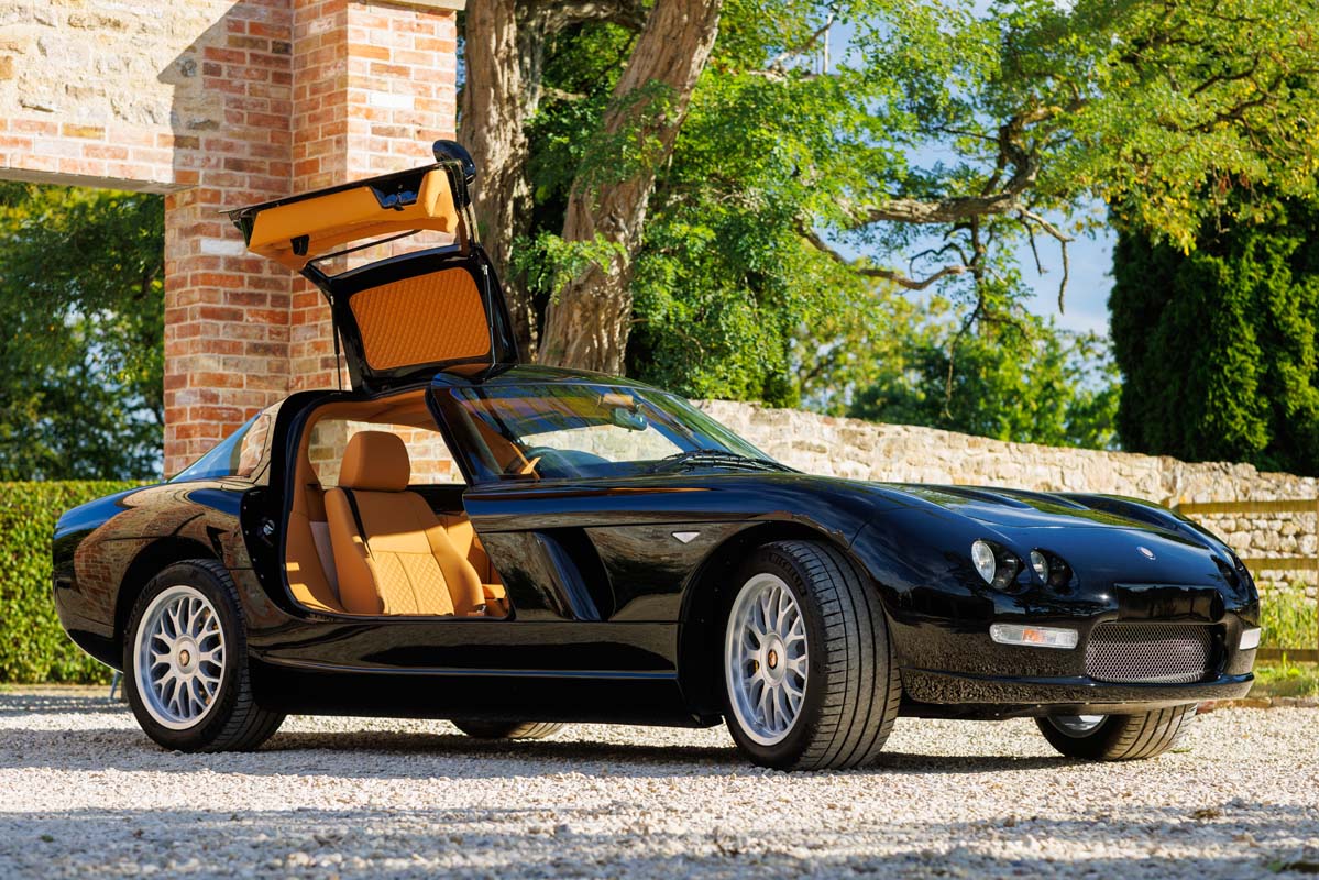 Bristol Cars announces comeback
