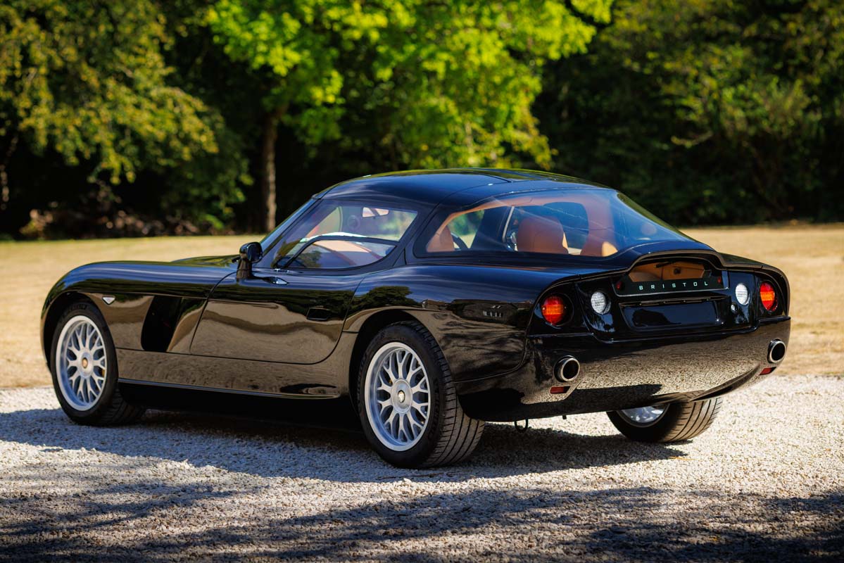Bristol Cars announces comeback