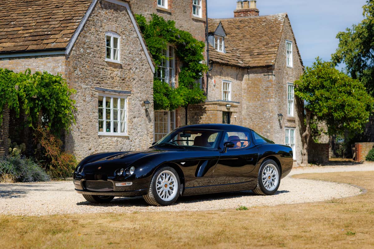 Bristol Cars announces comeback
