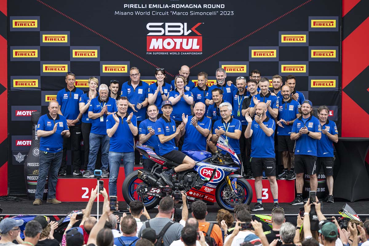 Razgatlioglu receives championship-winning Yamaha R1