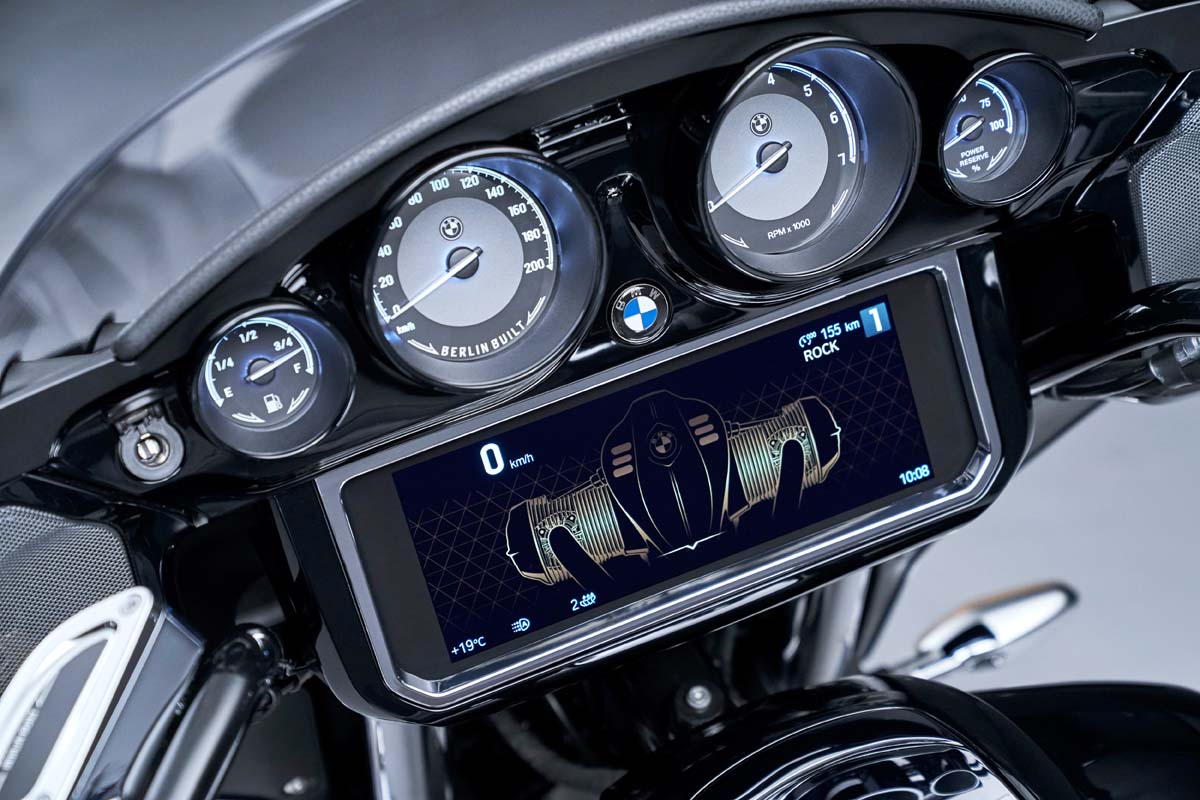 BMW expands R 18 family
