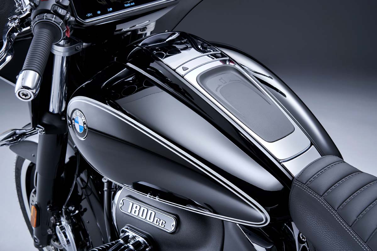 BMW expands R 18 family