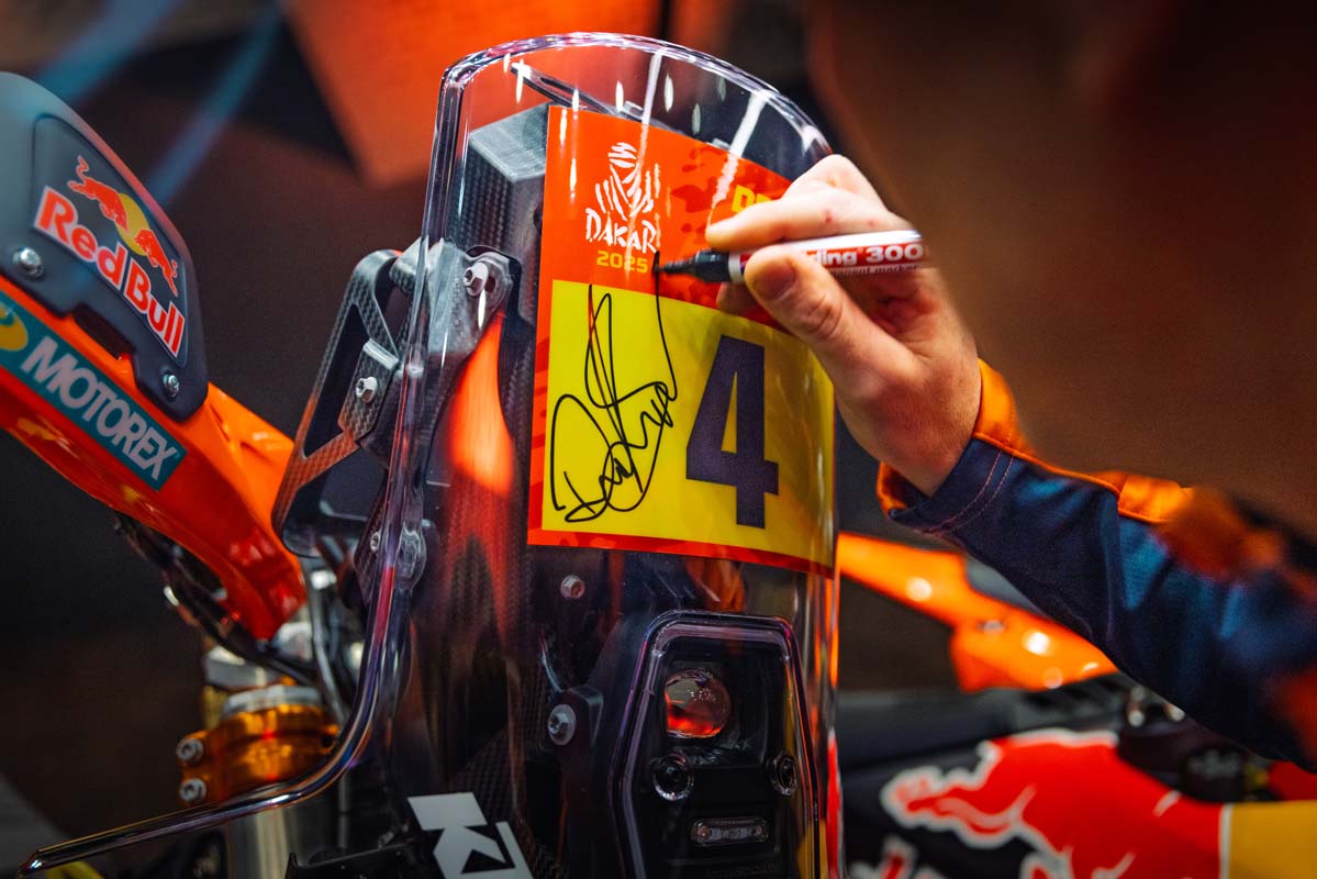 KTM reveals 2026 450 Rally Replica