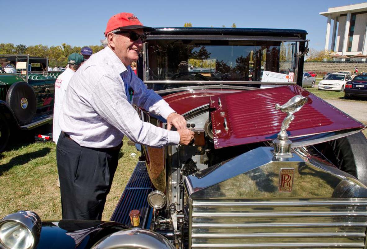 David Jones collection reaches almost $2 million at auction