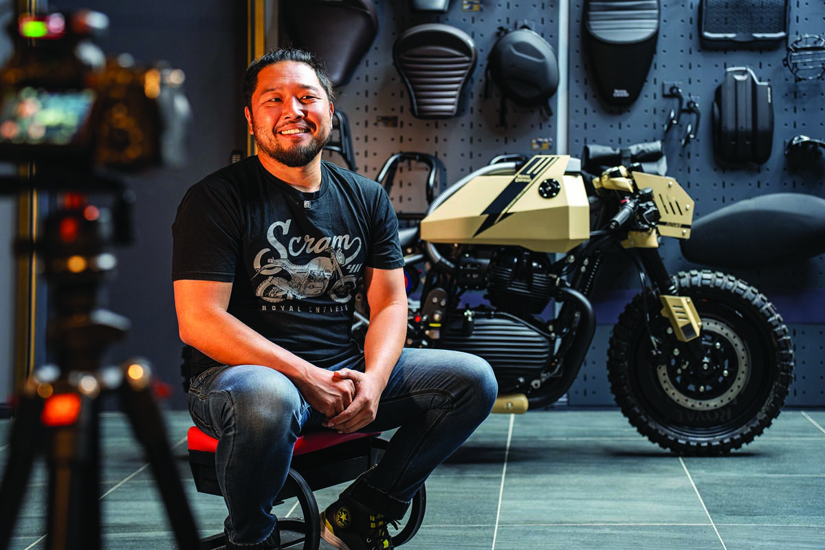 FEATURE - Royal Enfield Busted Knuckles Build-Off