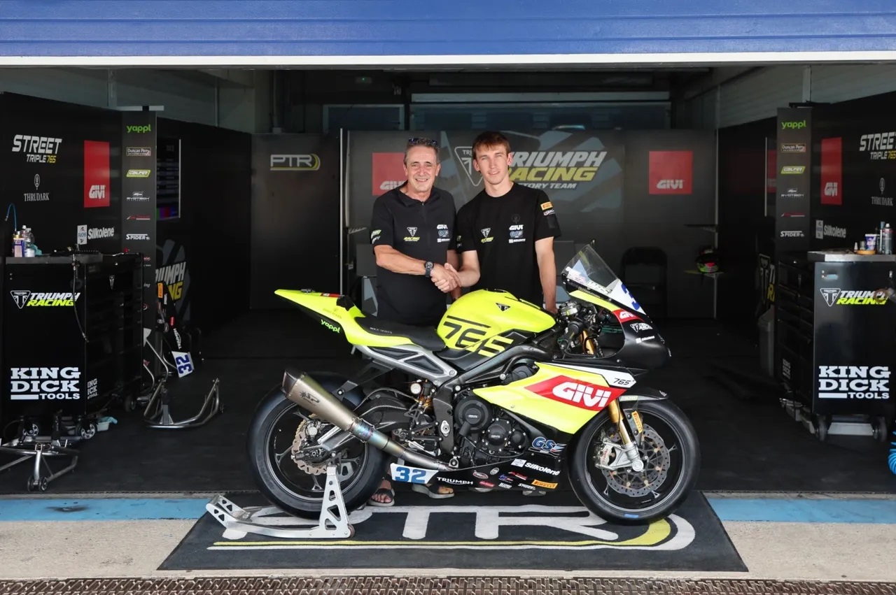 PTR Triumph retain Oli Bayliss for 2026