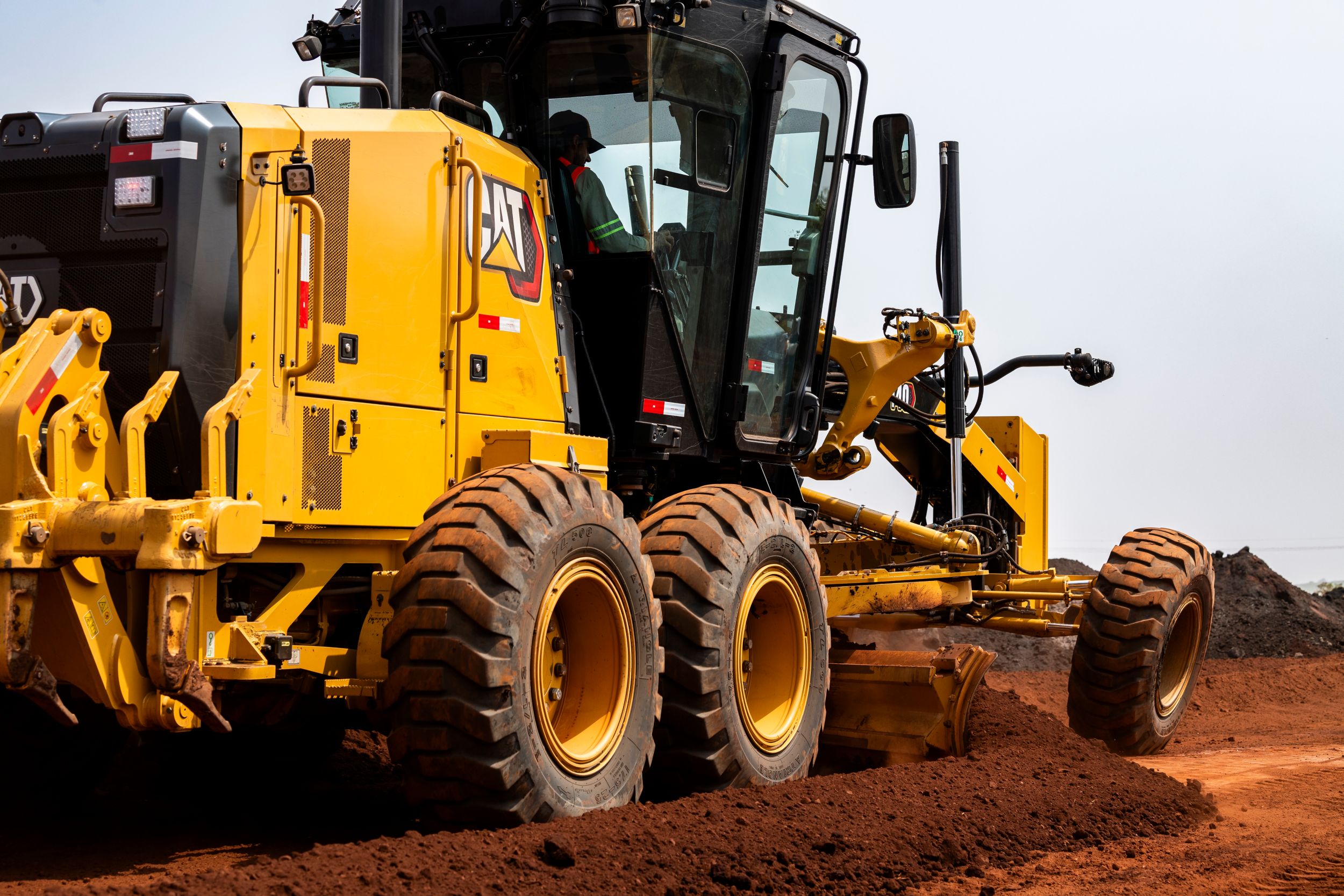 Caterpillar unveils next-gen 140 Motor Grader