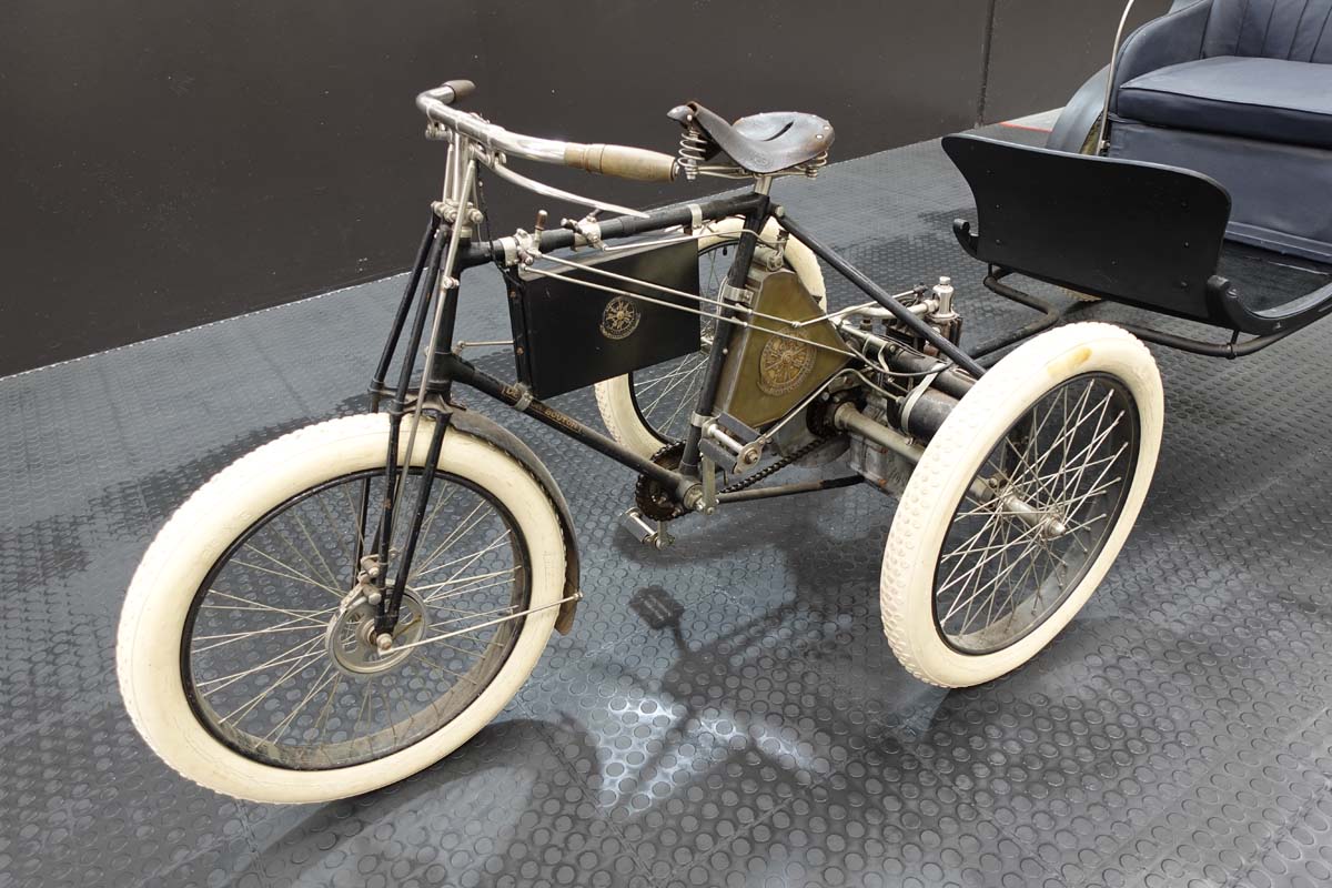 FEATURE - 1898 De Dion-Bouton tricycle