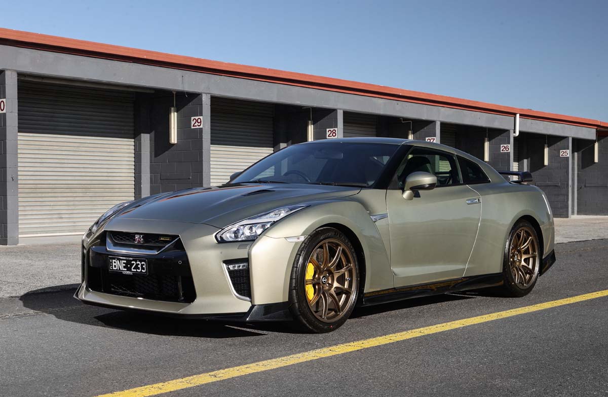NISSAN BUILDS LAST R35 GT-R - JUST CARS