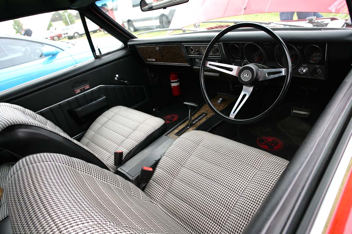 Geelong All Holden Day highlight – HG custom Monaro