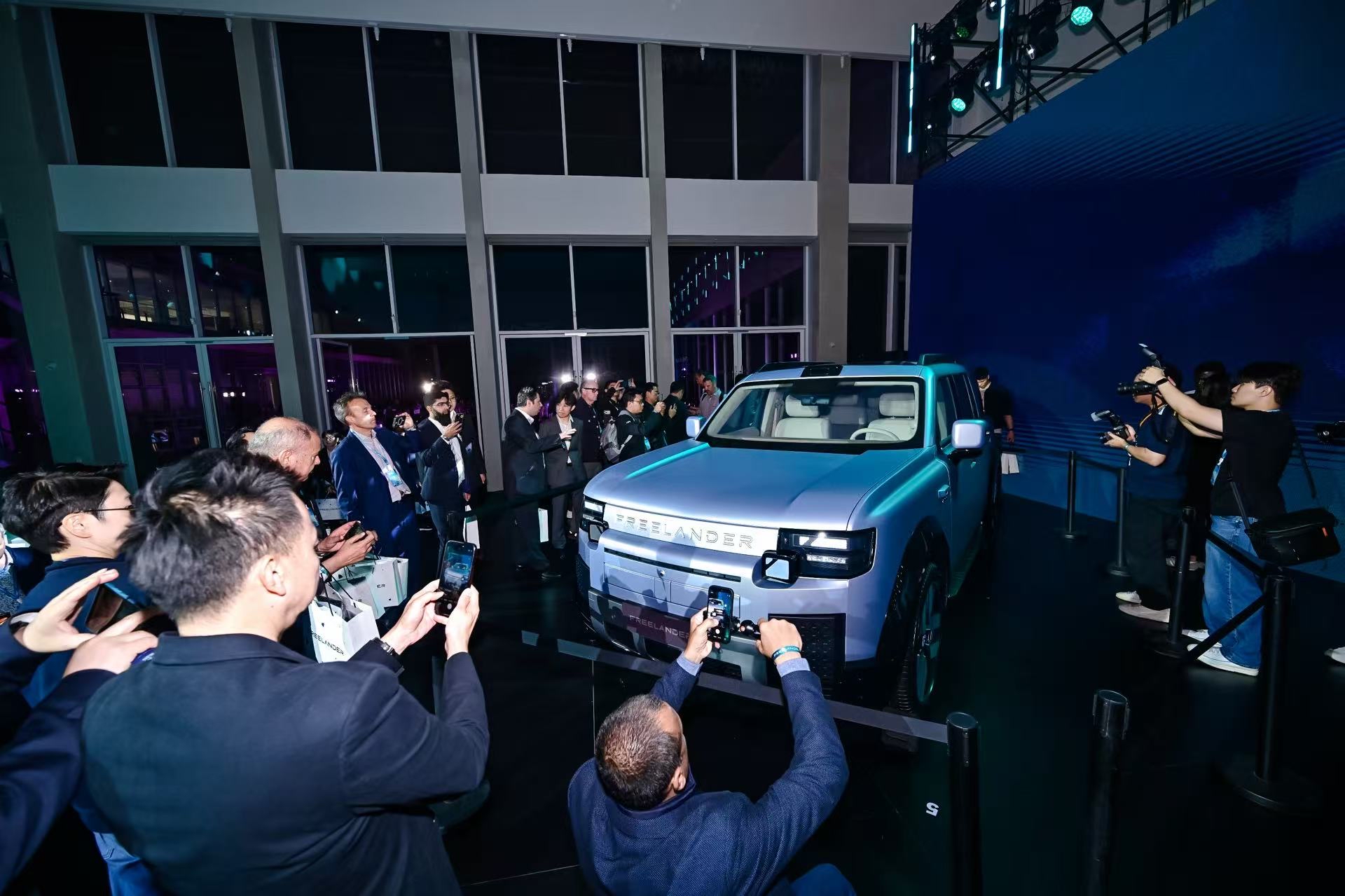 All-new Freelander previewed