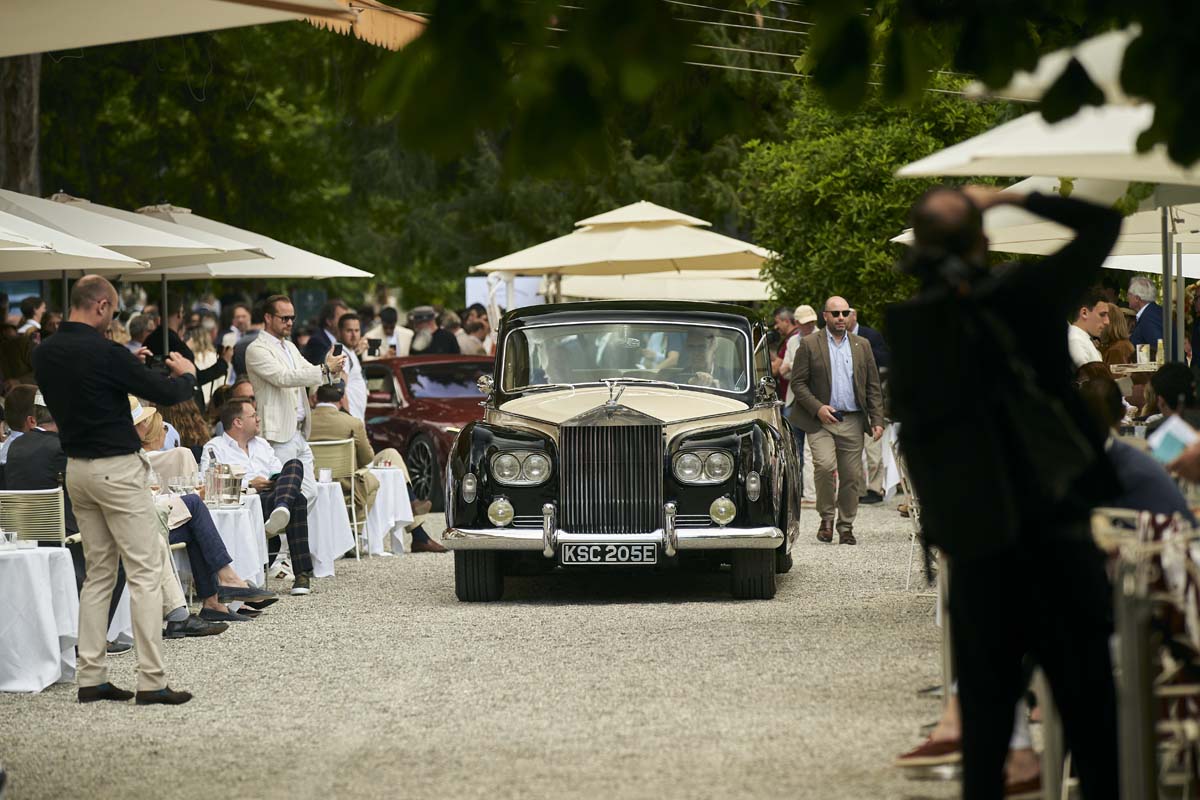 Rolls-Royce ‘Phantom Goldfinger’ makes public debut