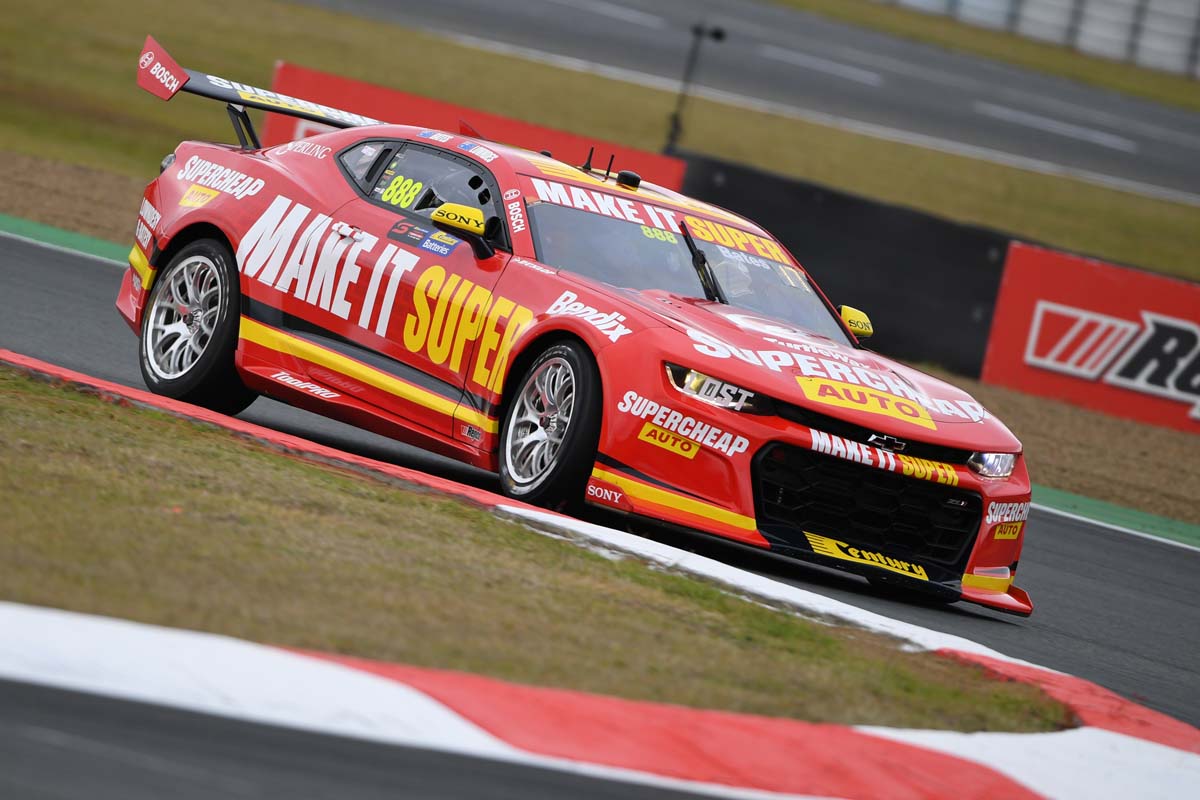 Craig Lowndes signs with Team 18