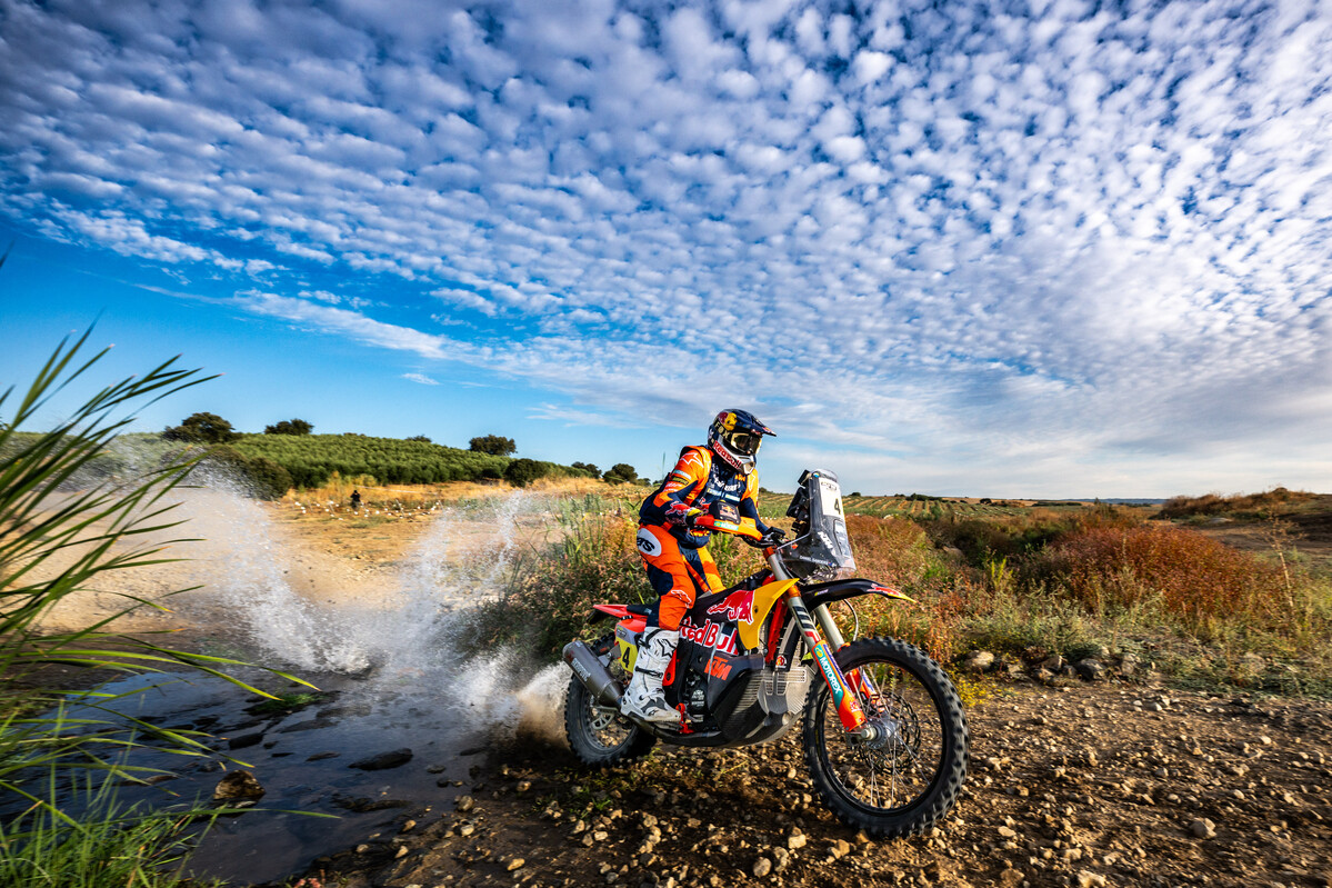 Daniel Sanders wins 2025 World Rally-Raid Championship