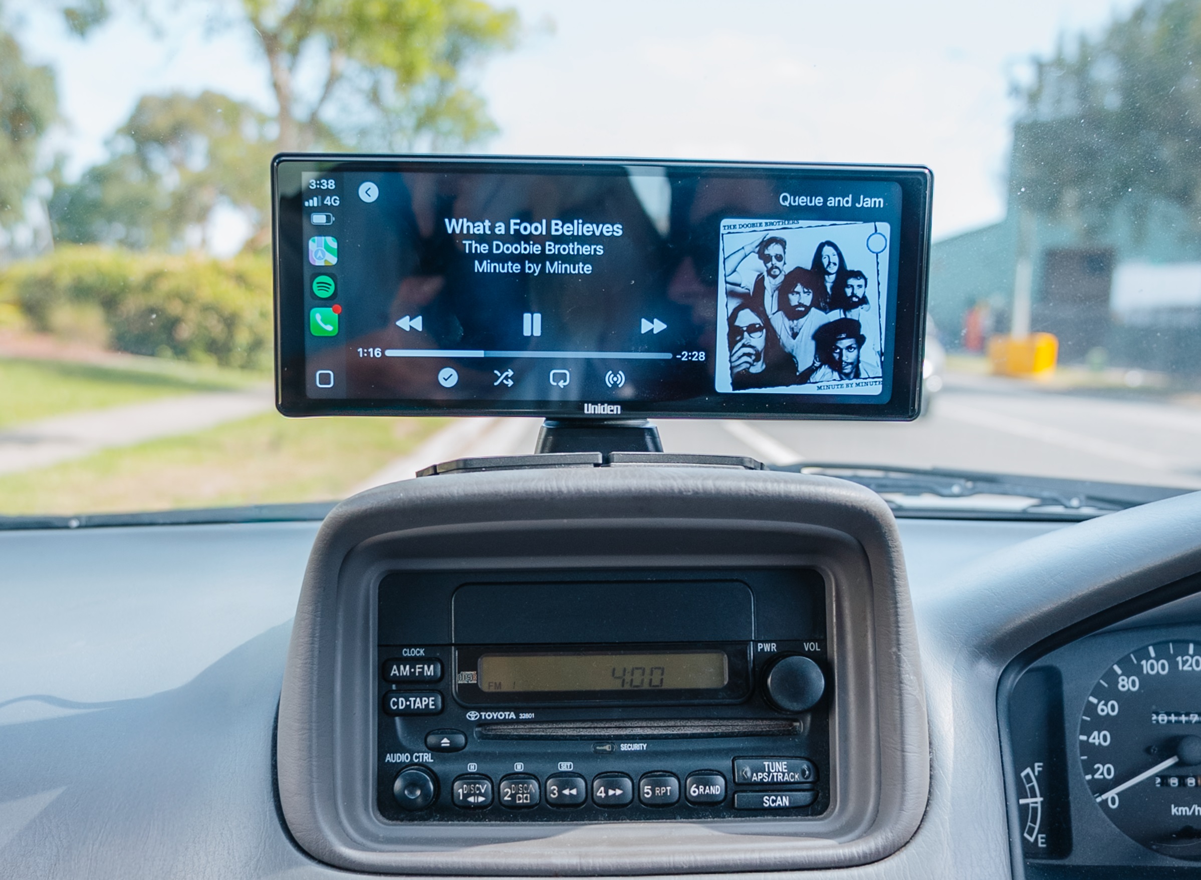 Uniden introduces portable smart display device for older vehicles