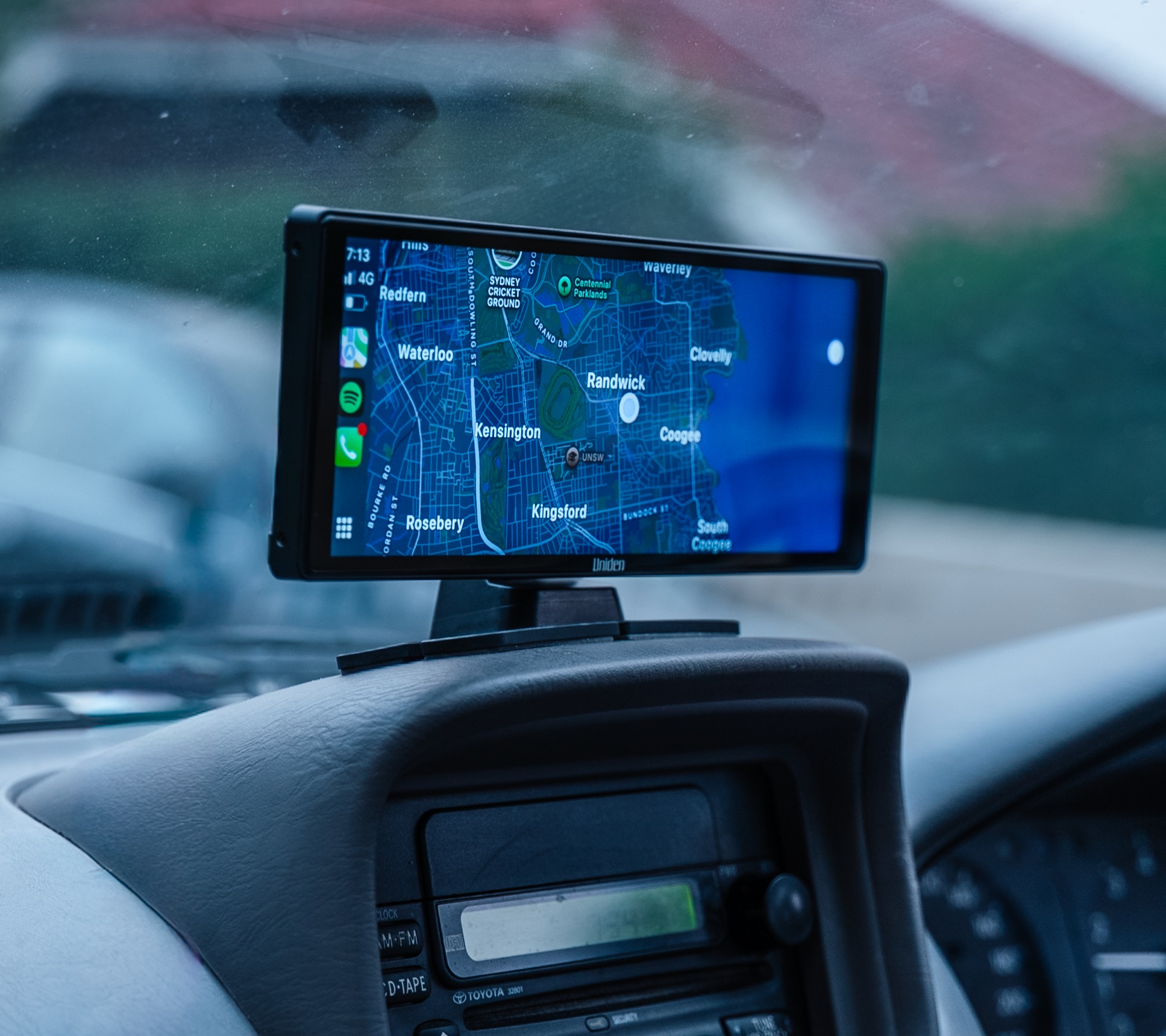 Uniden introduces portable smart display device for older vehicles